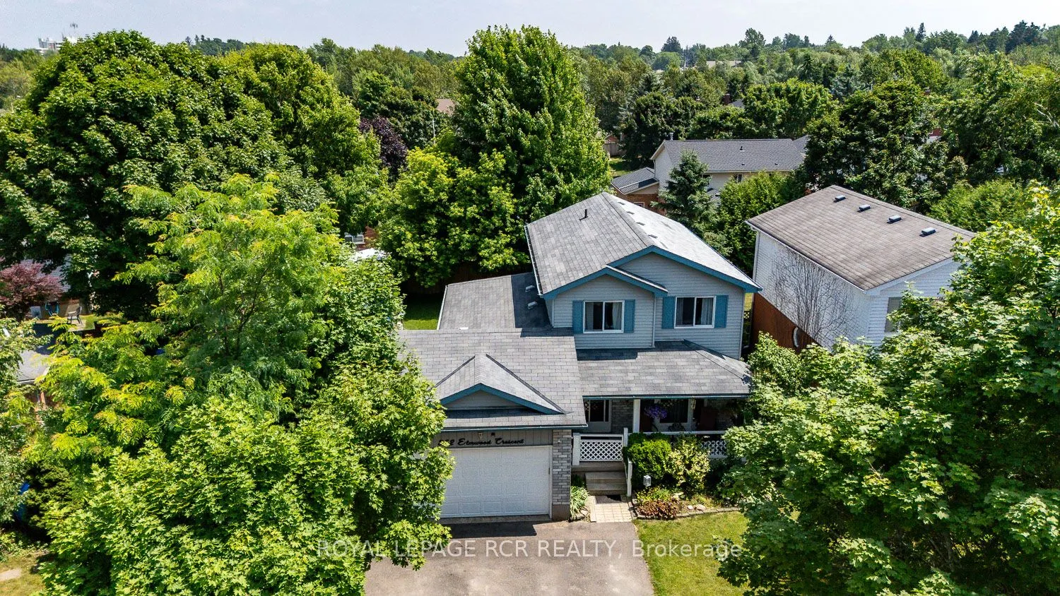 252 Elmwood Crescent