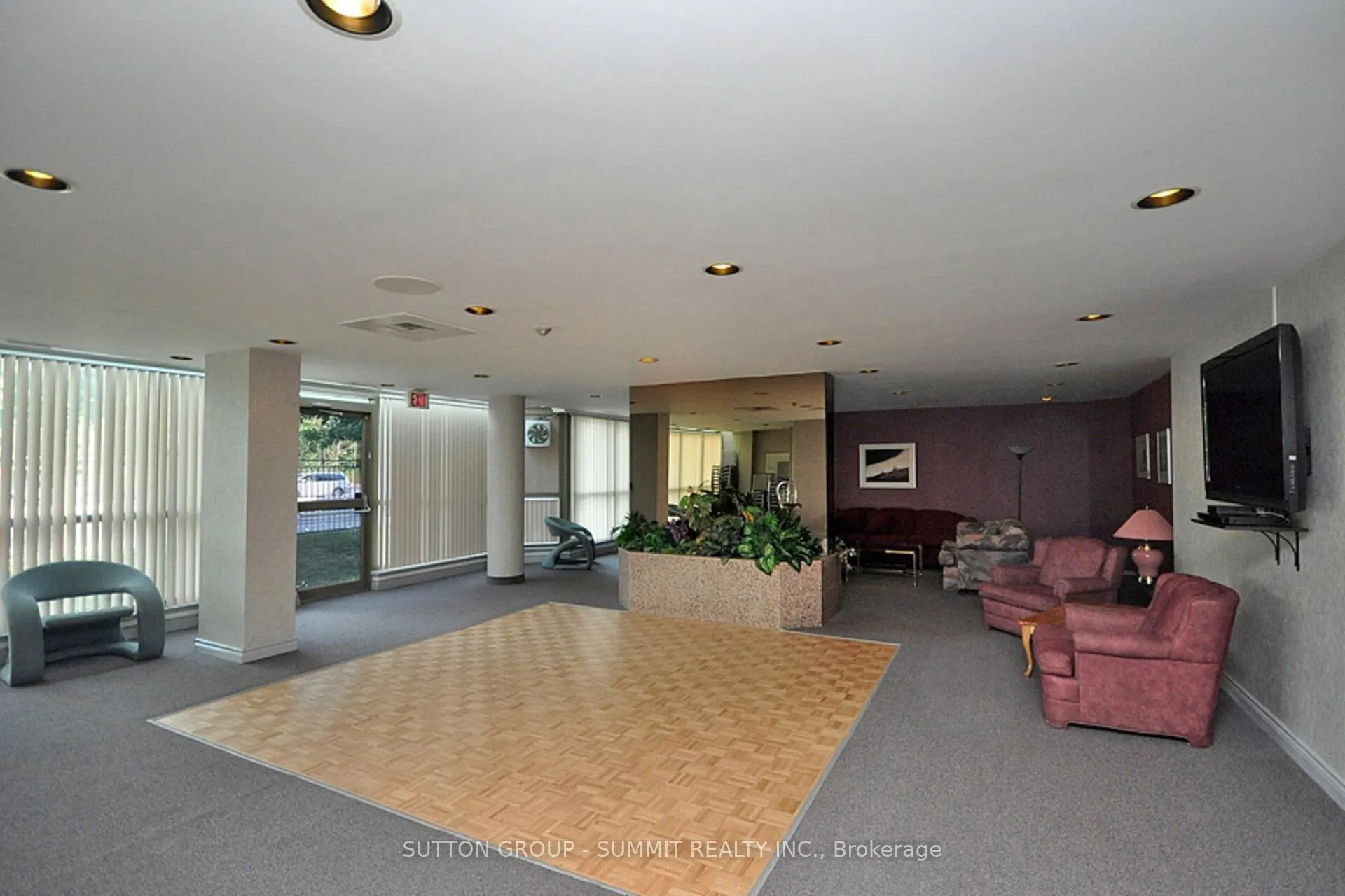 330 Rathburn Road W, #1608