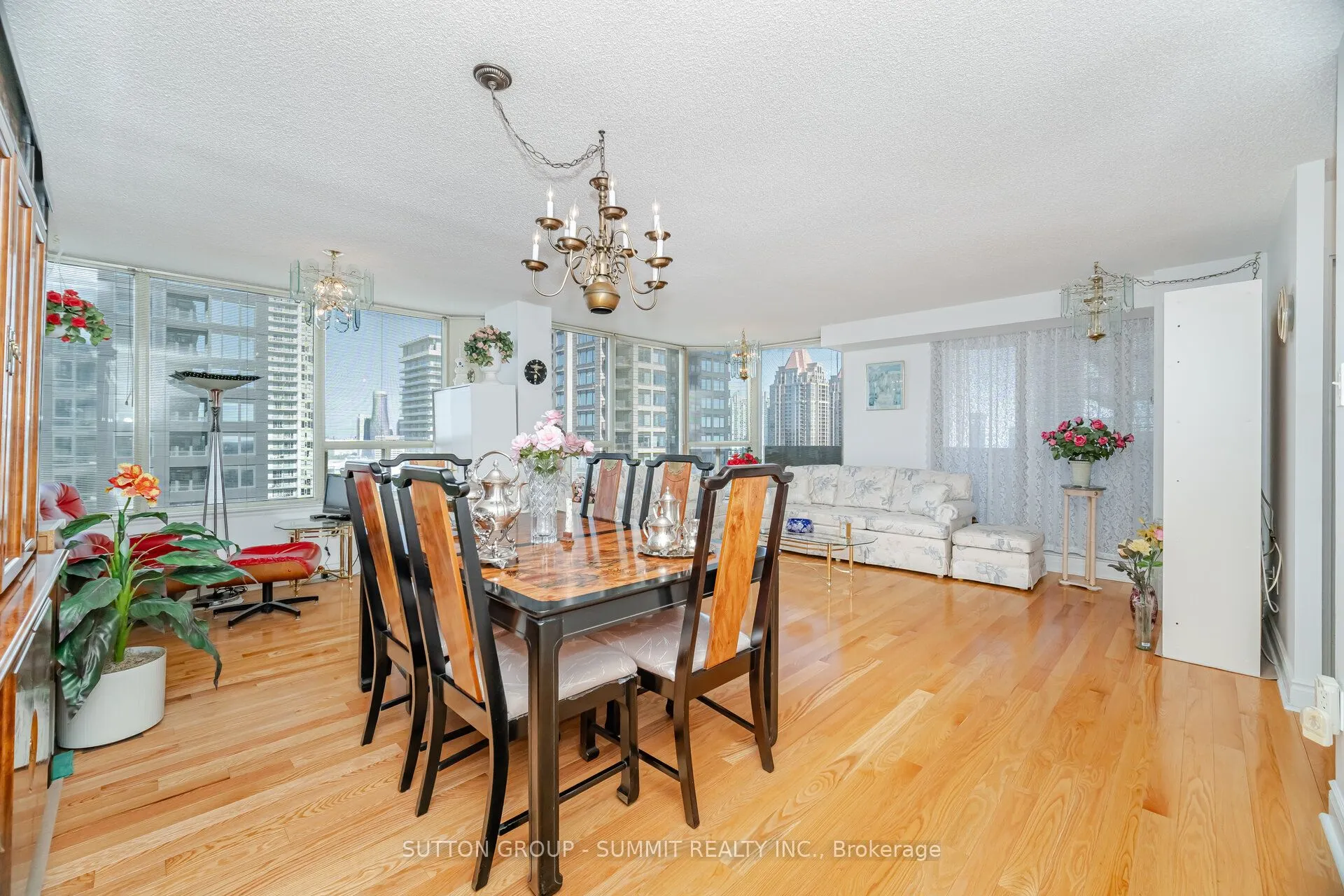 330 Rathburn Road W, #1608