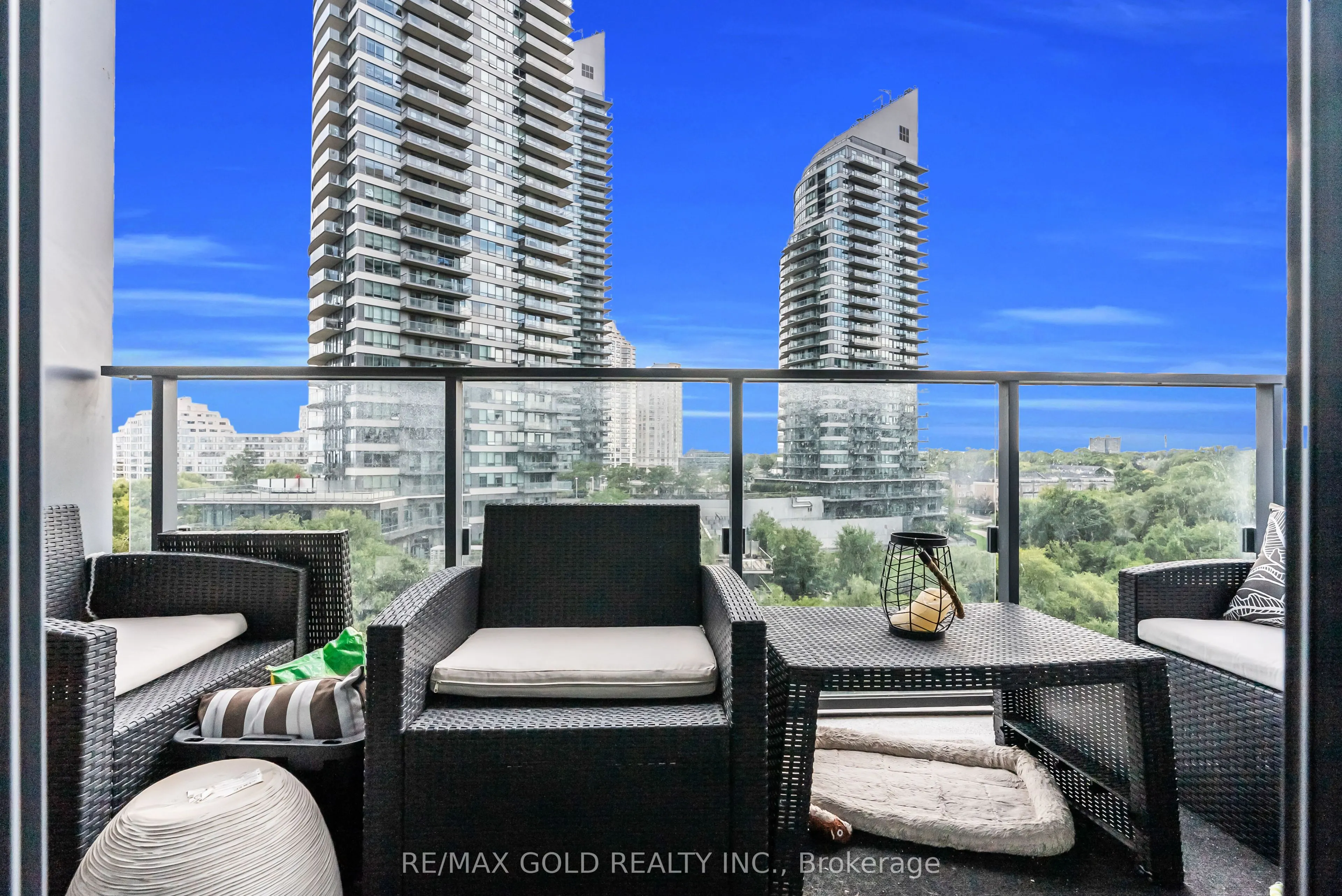 2212 Lake Shore Boulevard W, #806