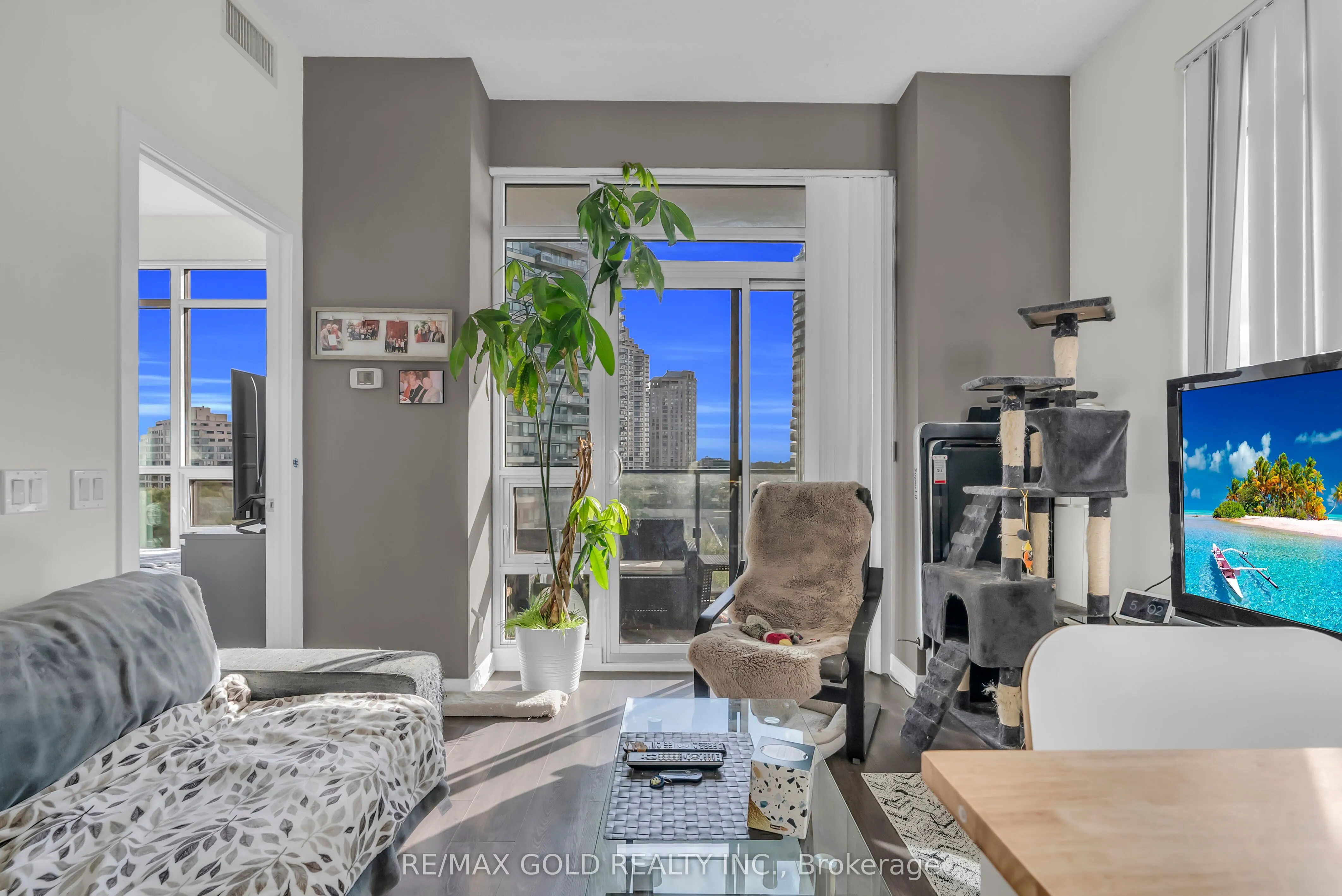 2212 Lake Shore Boulevard W, #806