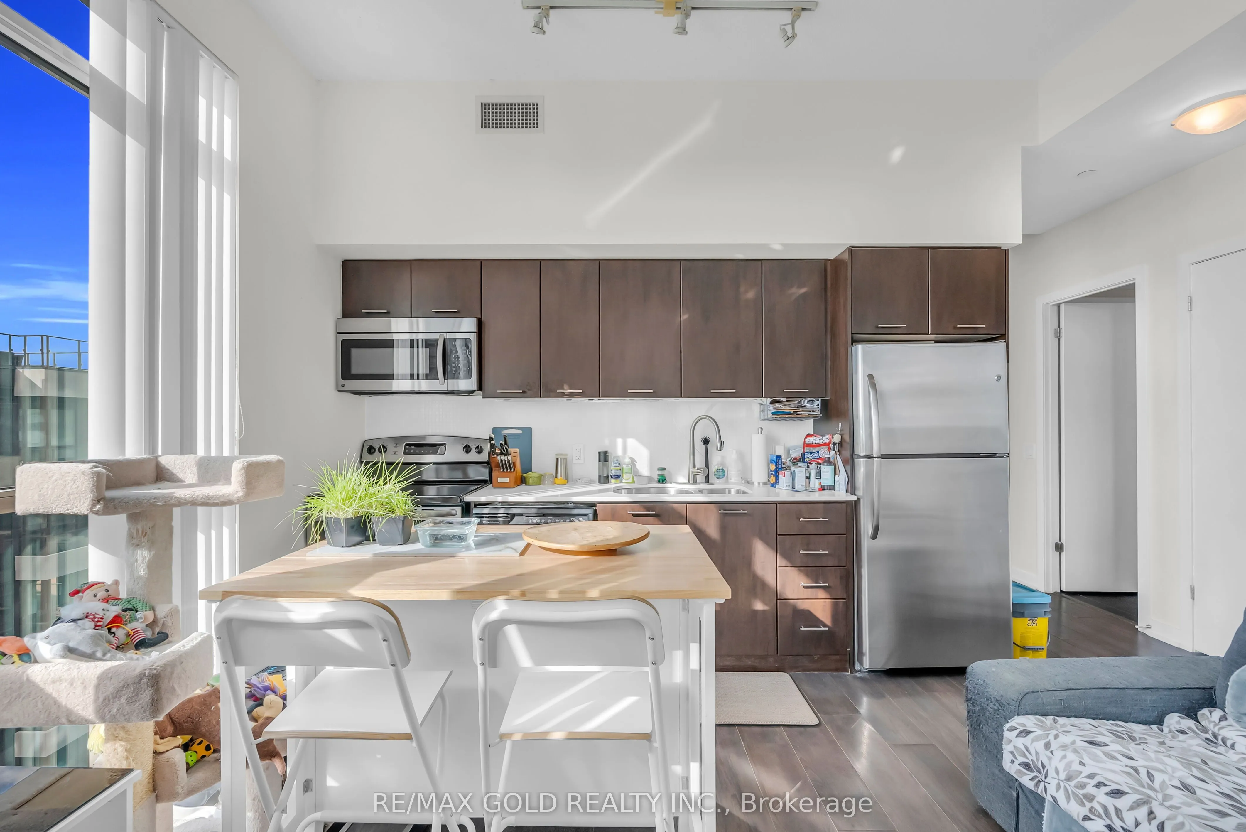 2212 Lake Shore Boulevard W, #806