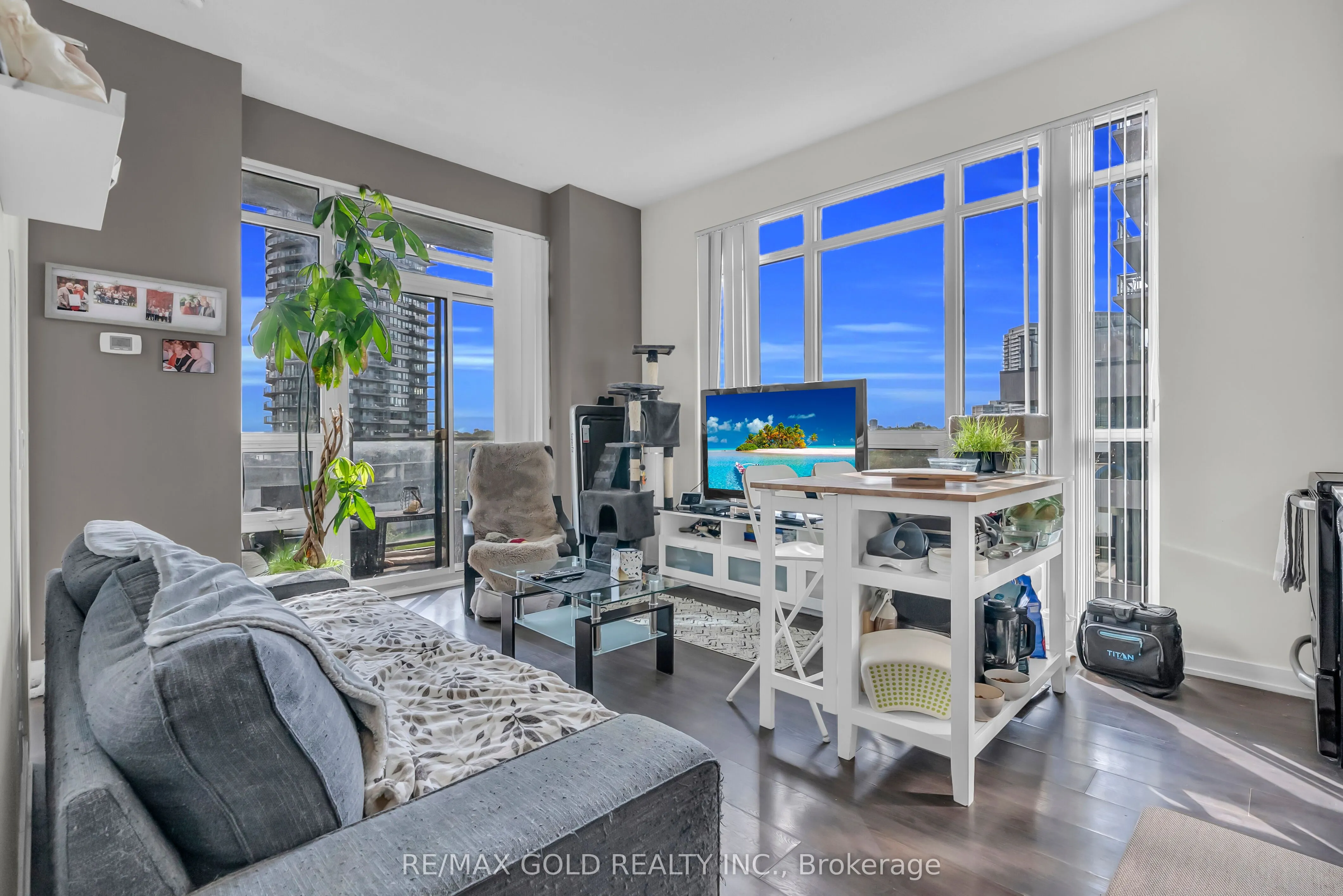 2212 Lake Shore Boulevard W, #806