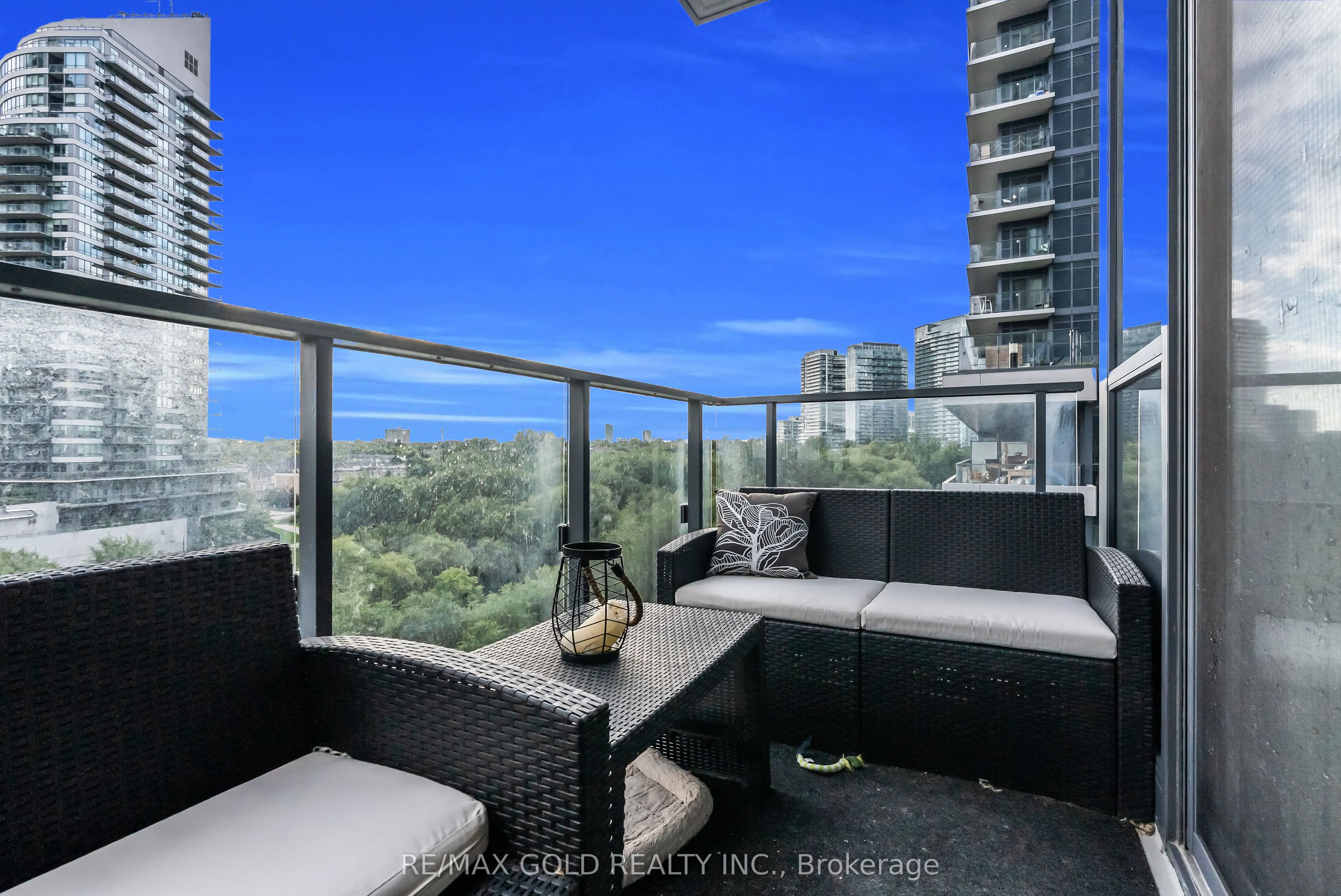 2212 Lake Shore Boulevard W, #806