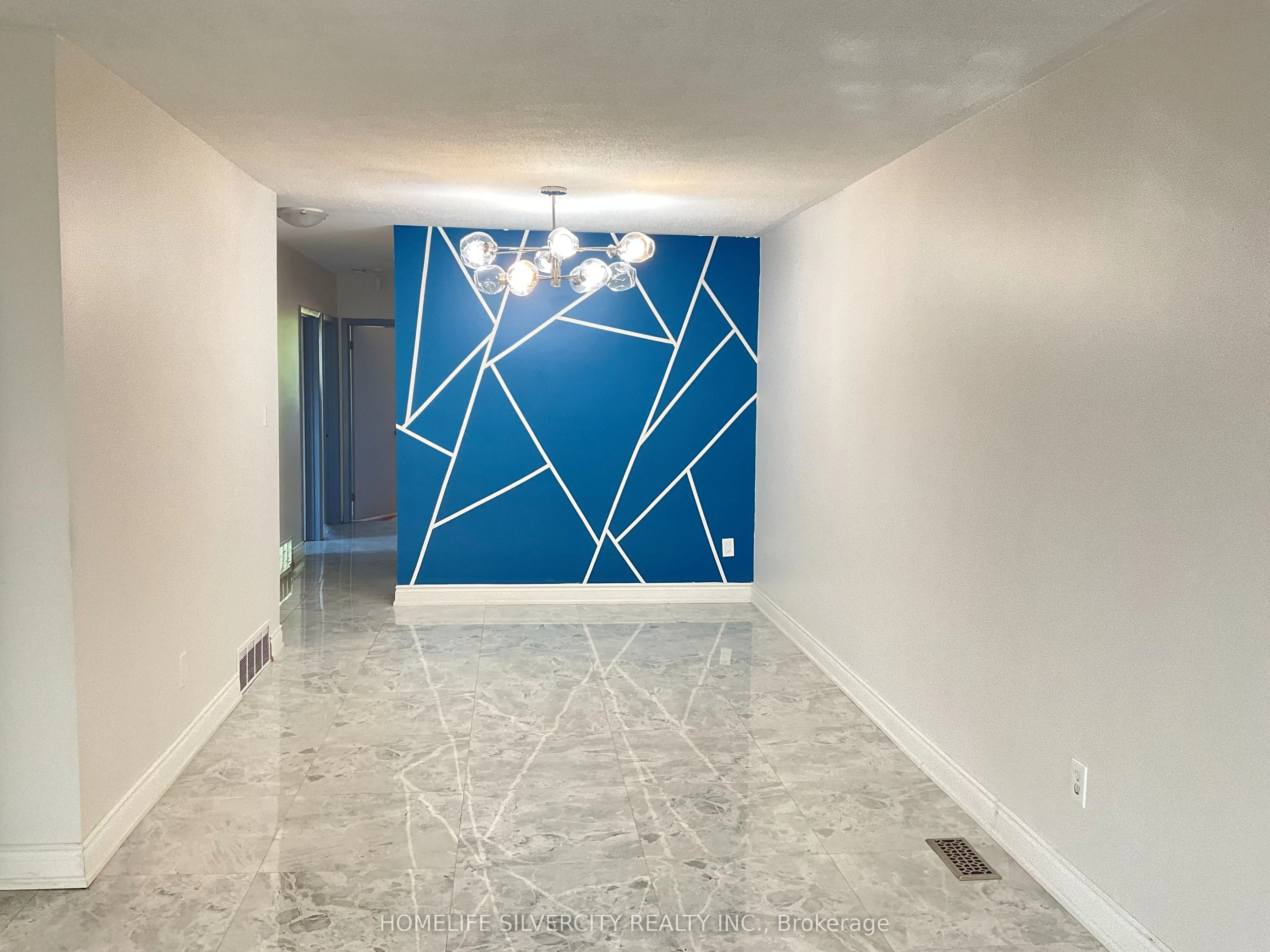 3708 Woodruff Crescent