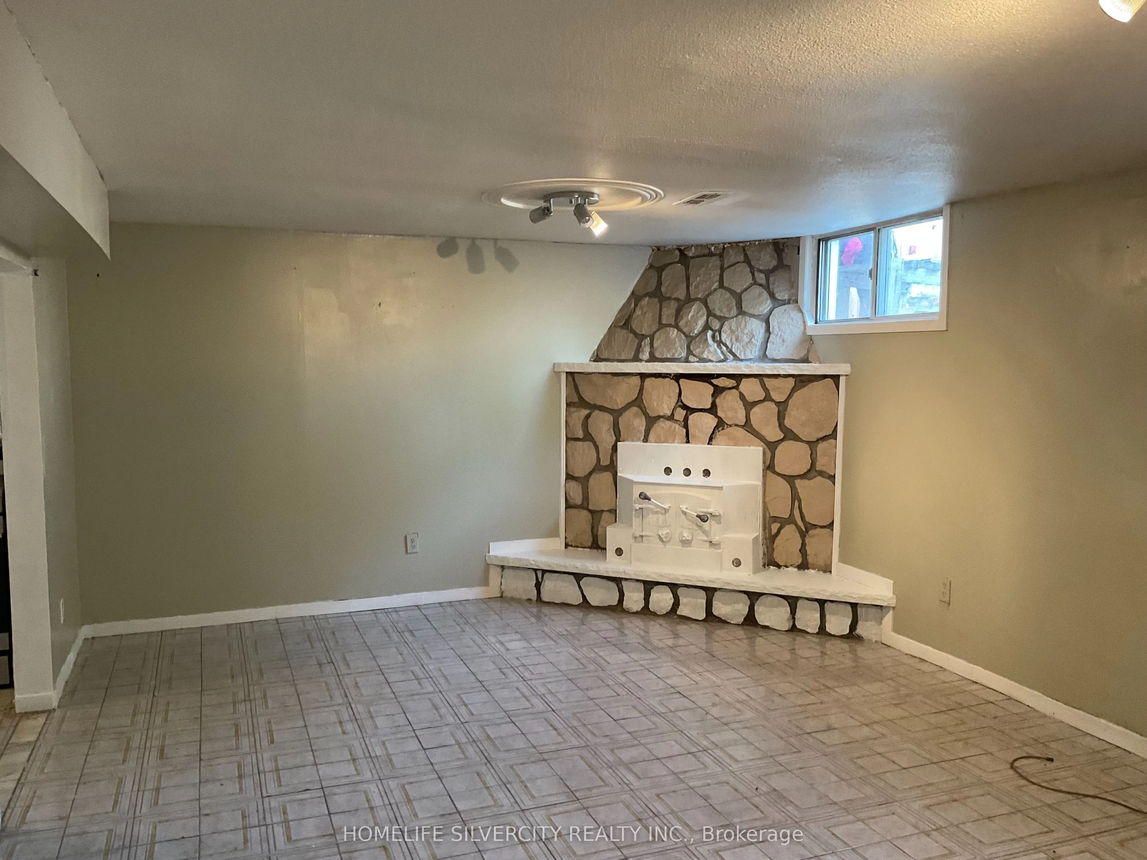 3708 Woodruff Crescent