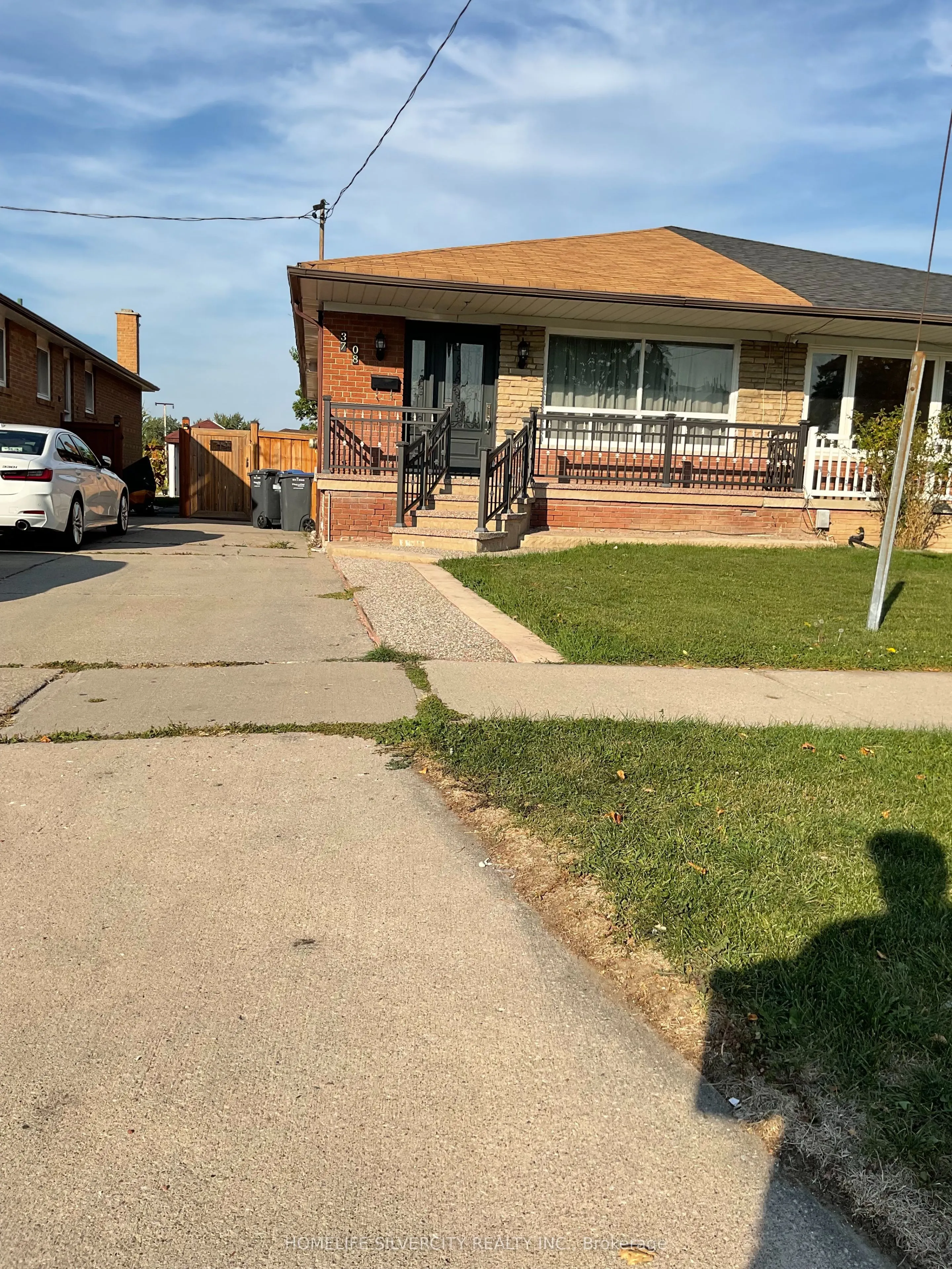 3708 Woodruff Crescent