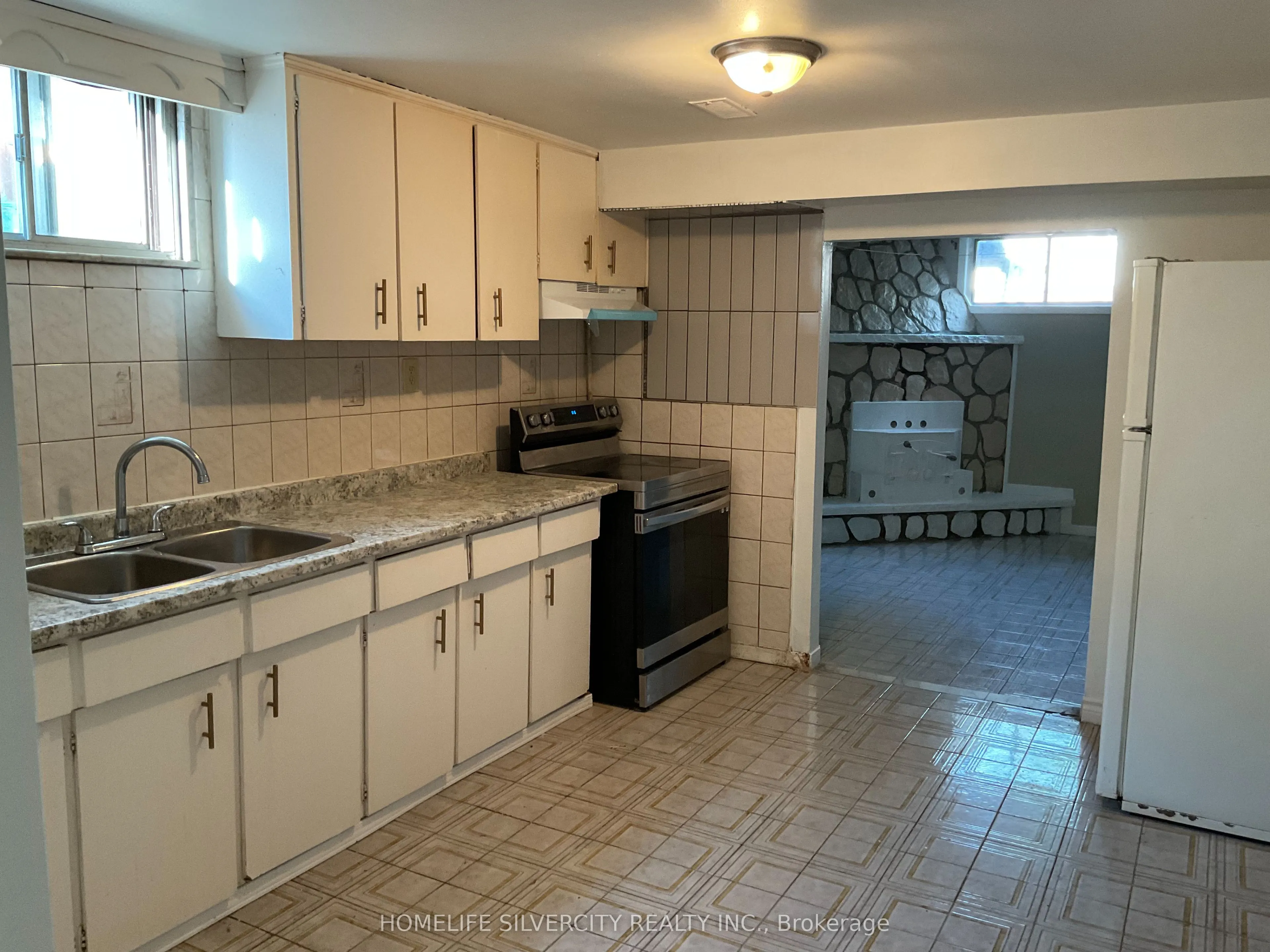 3708 Woodruff Crescent