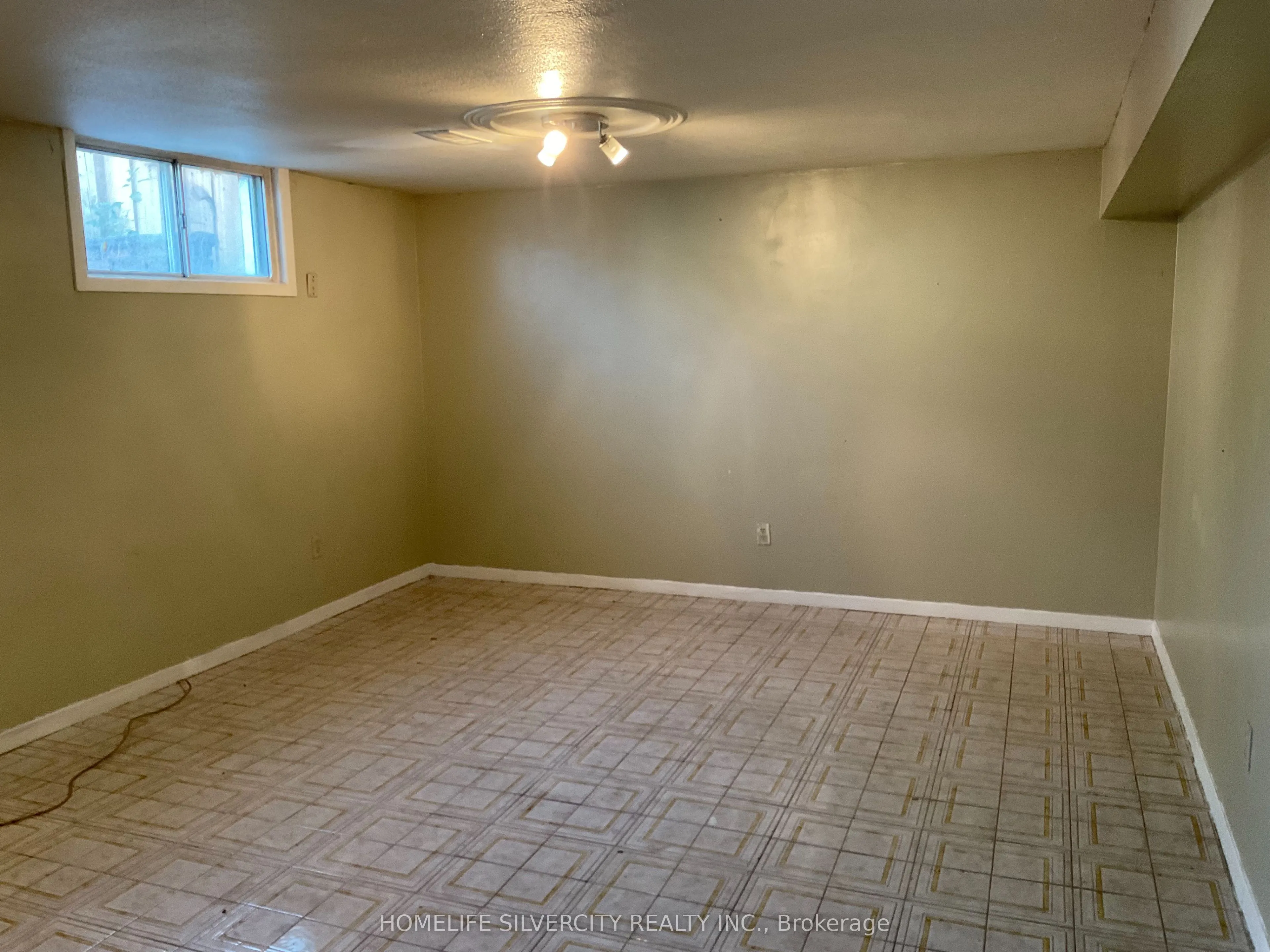3708 Woodruff Crescent