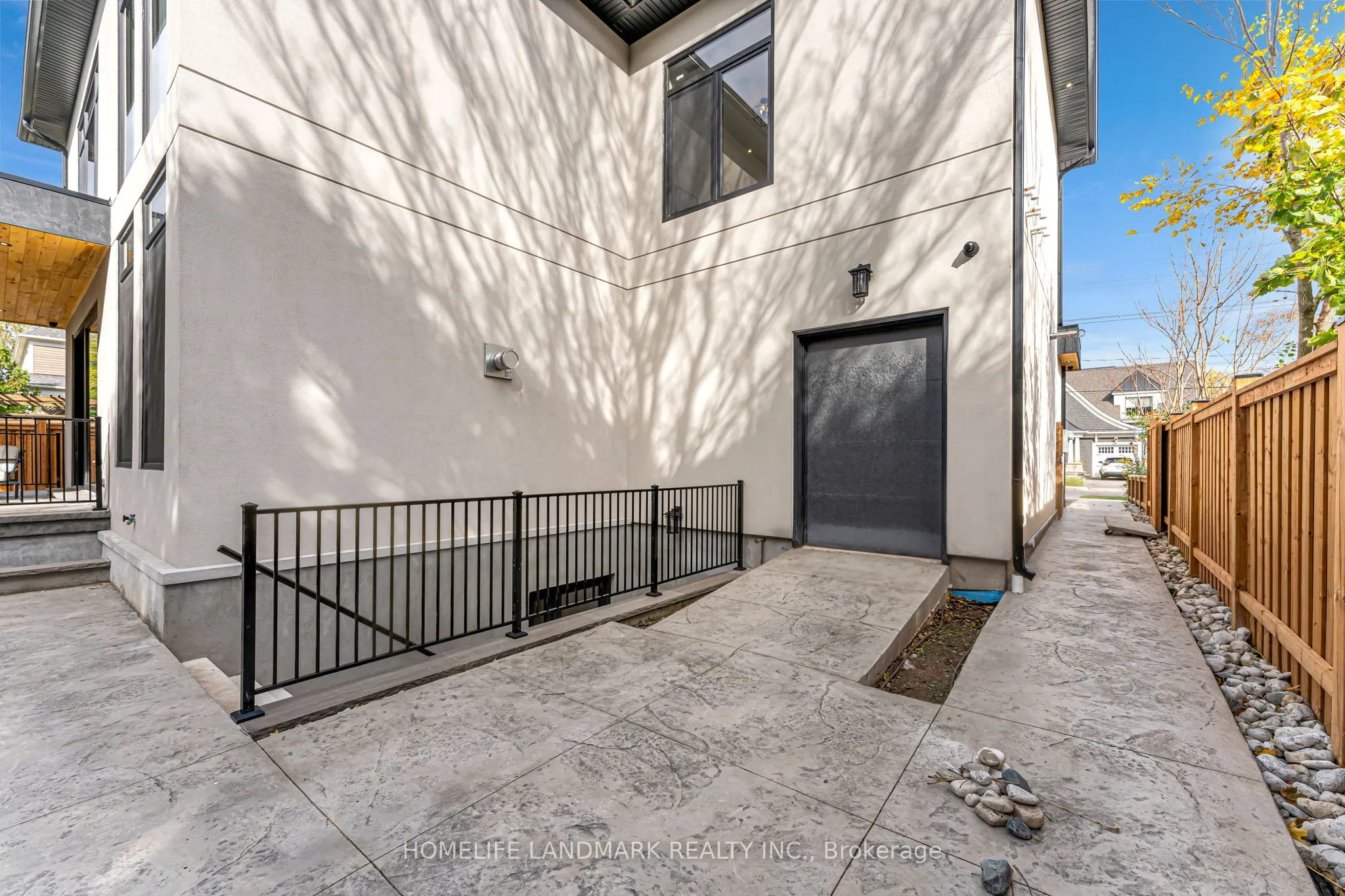 250 Jones Street