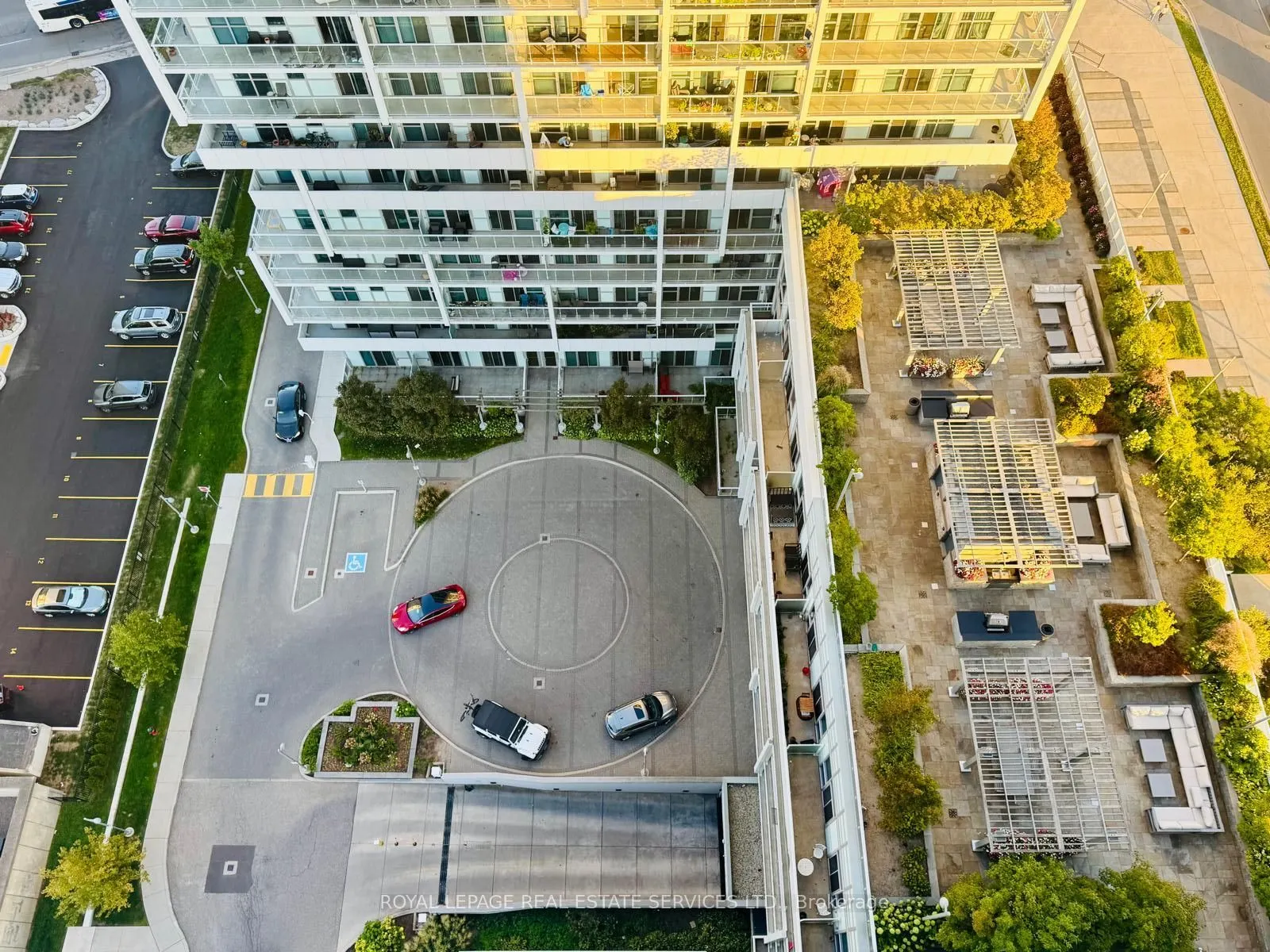65 Speers Road E, #1906