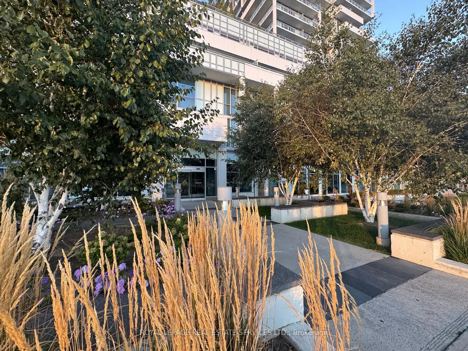 65 Speers Road E, #1906