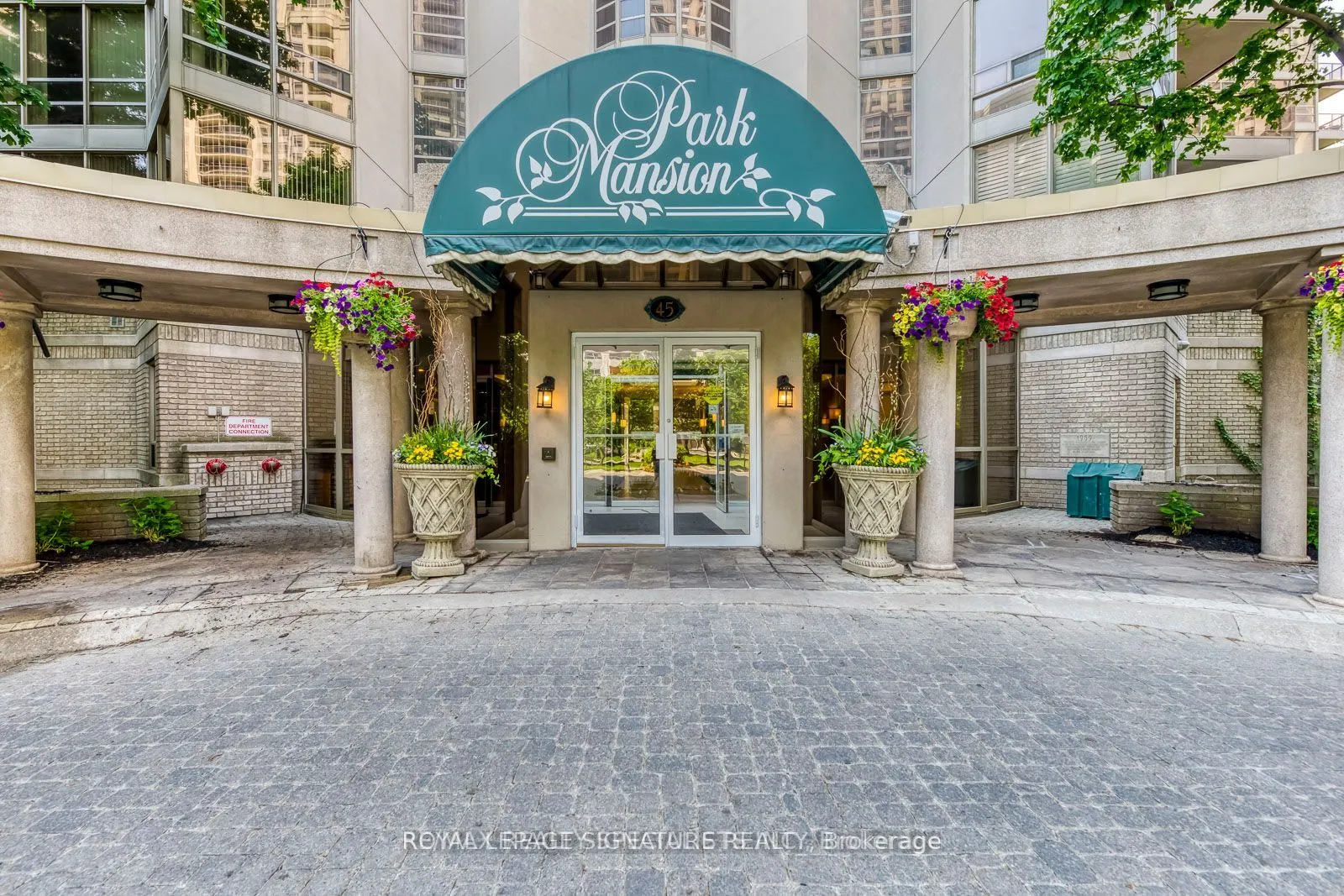 45 Kingsbridge Garden Circle, #811