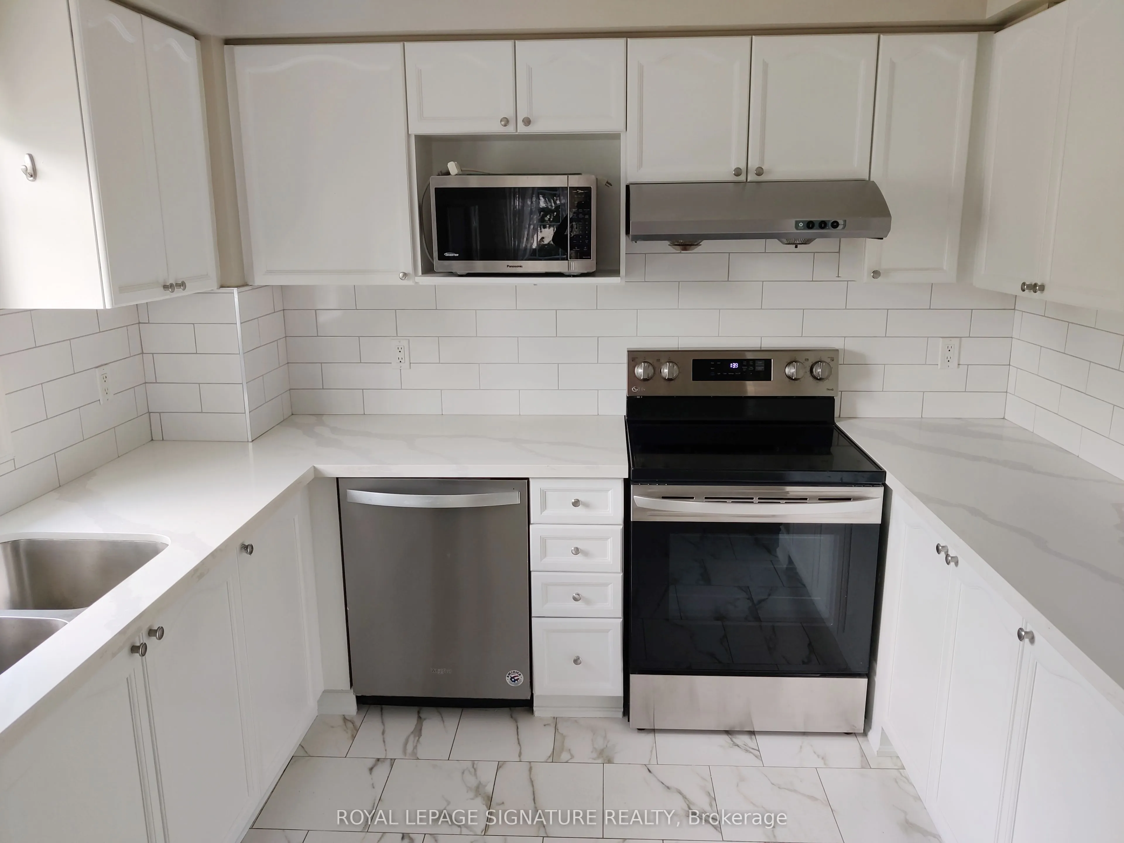 1525 South Parade Court, #33
