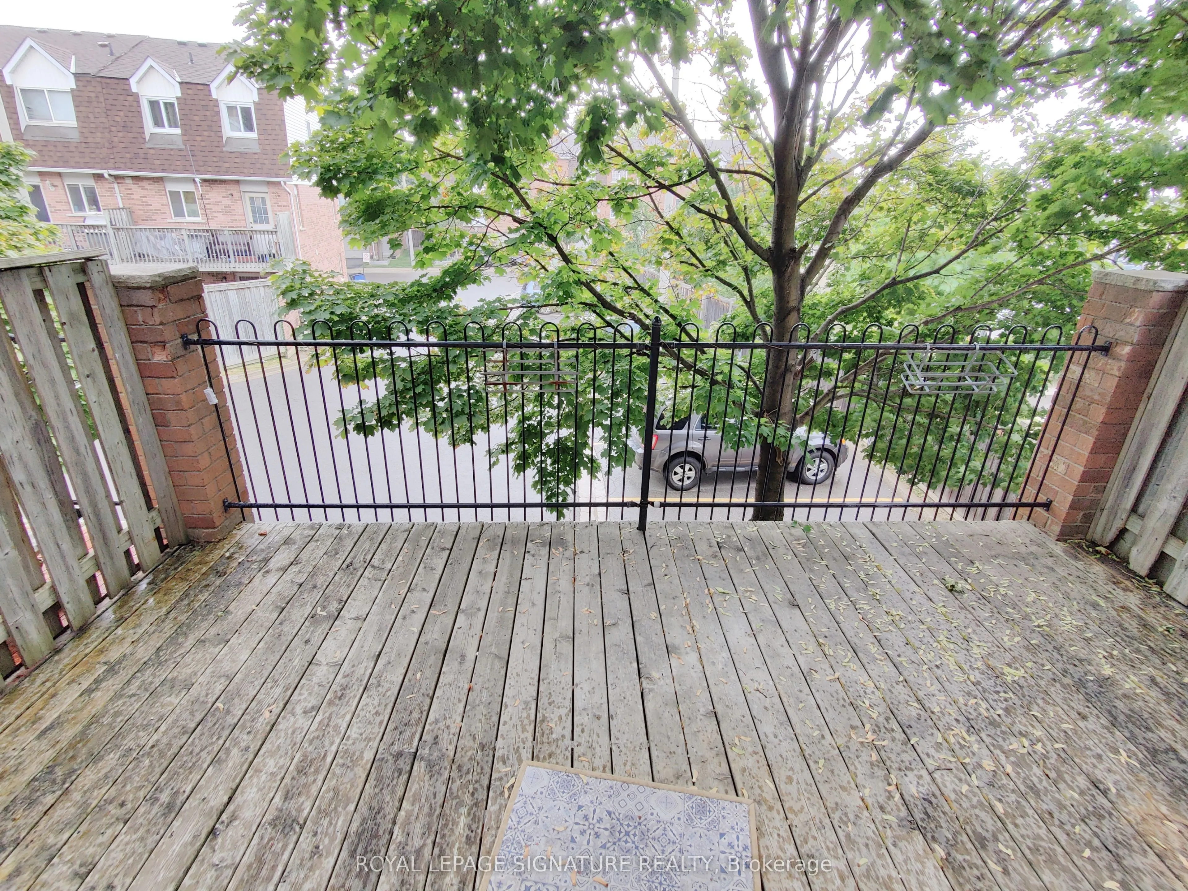 1525 South Parade Court, #33