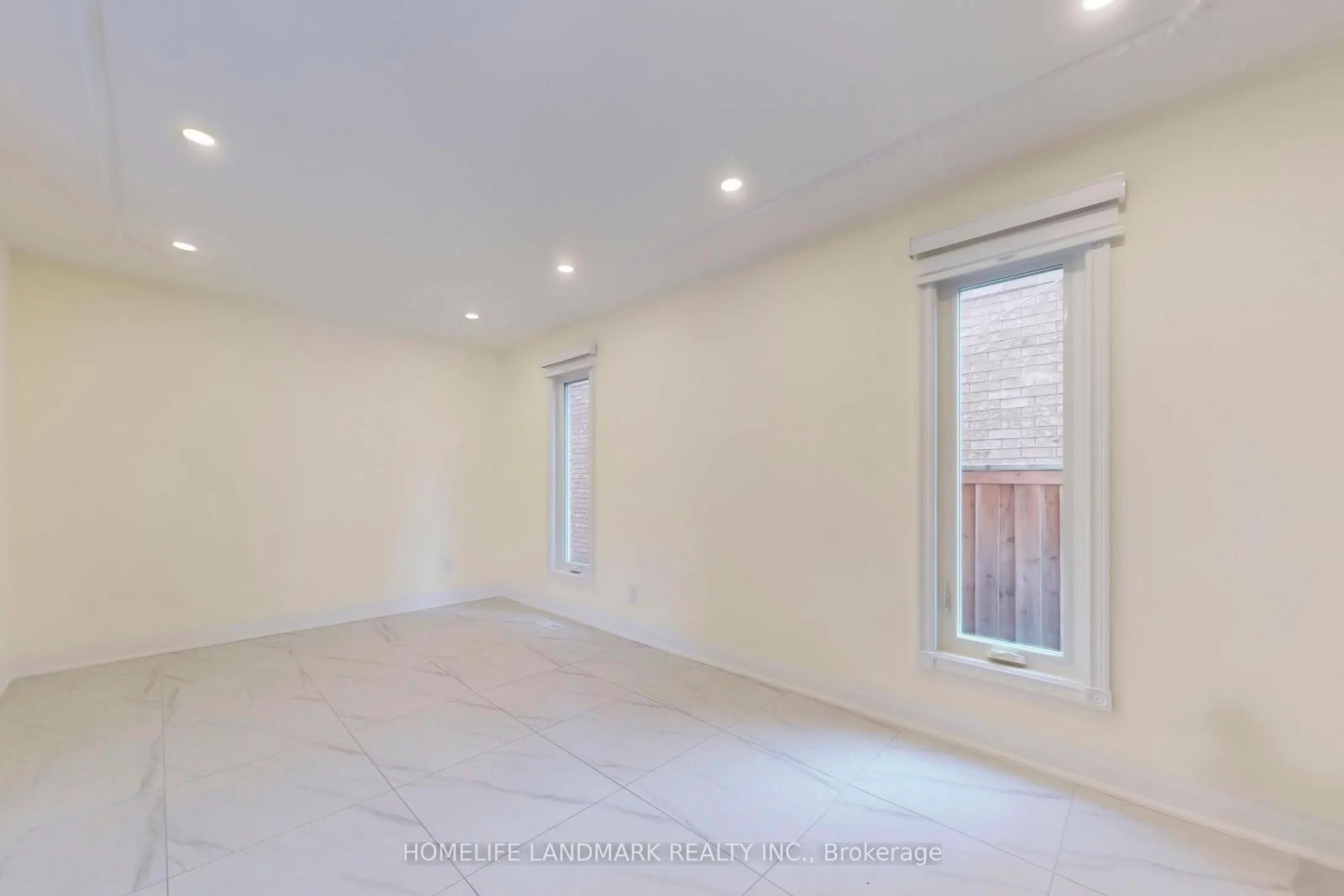 2587 Credit Valley Road