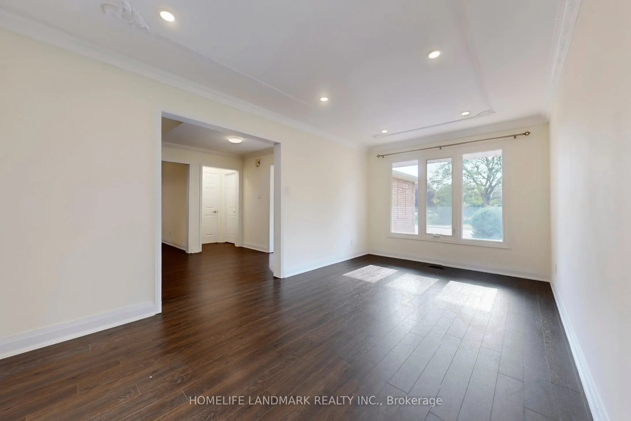 2587 Credit Valley Road
