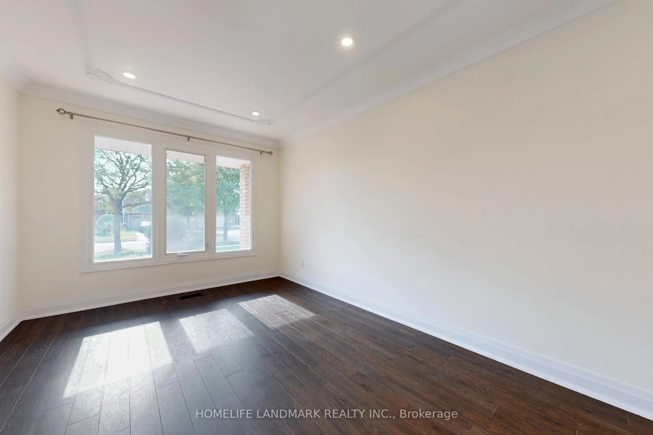 2587 Credit Valley Road