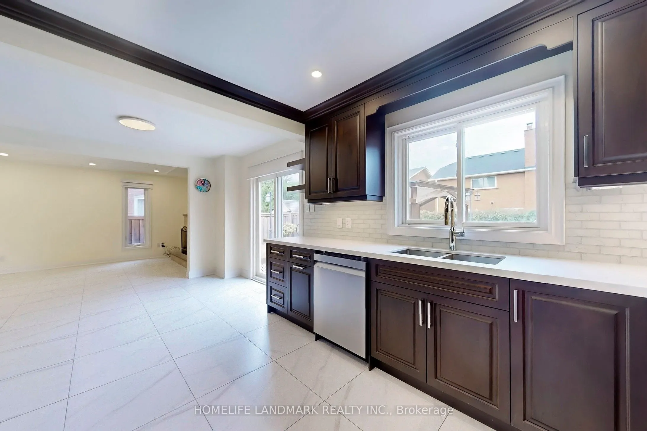 2587 Credit Valley Road