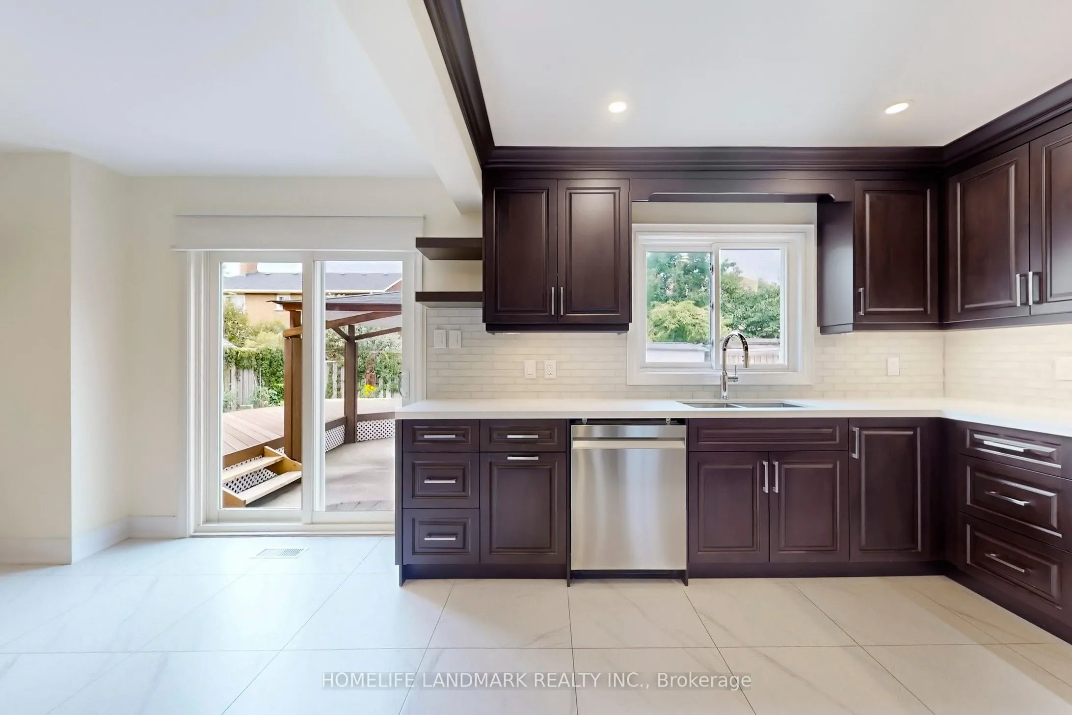 2587 Credit Valley Road