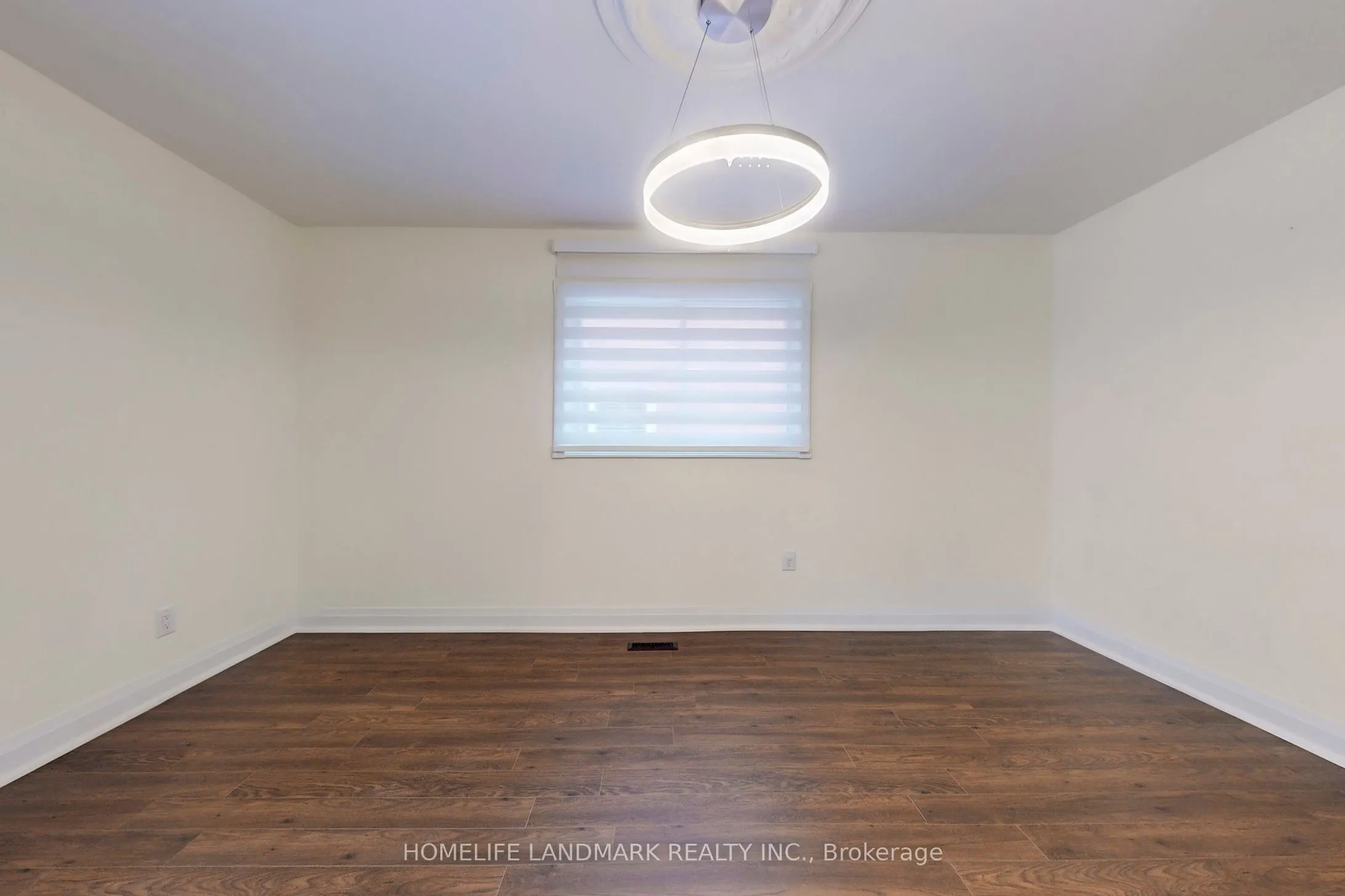 2587 Credit Valley Road