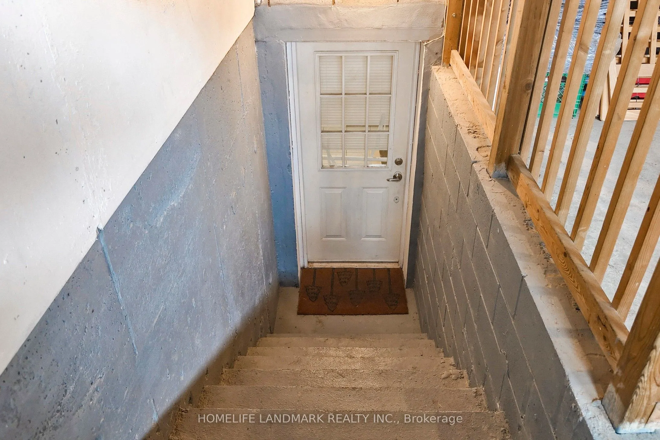 2587 Credit Valley Road