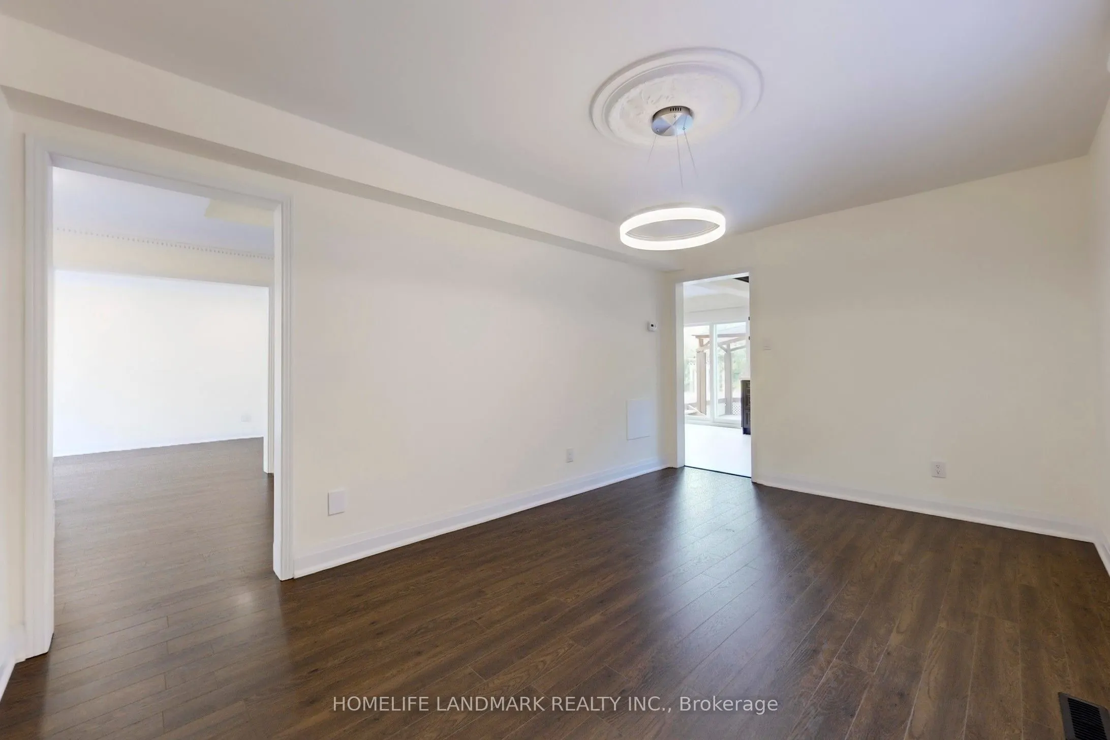 2587 Credit Valley Road