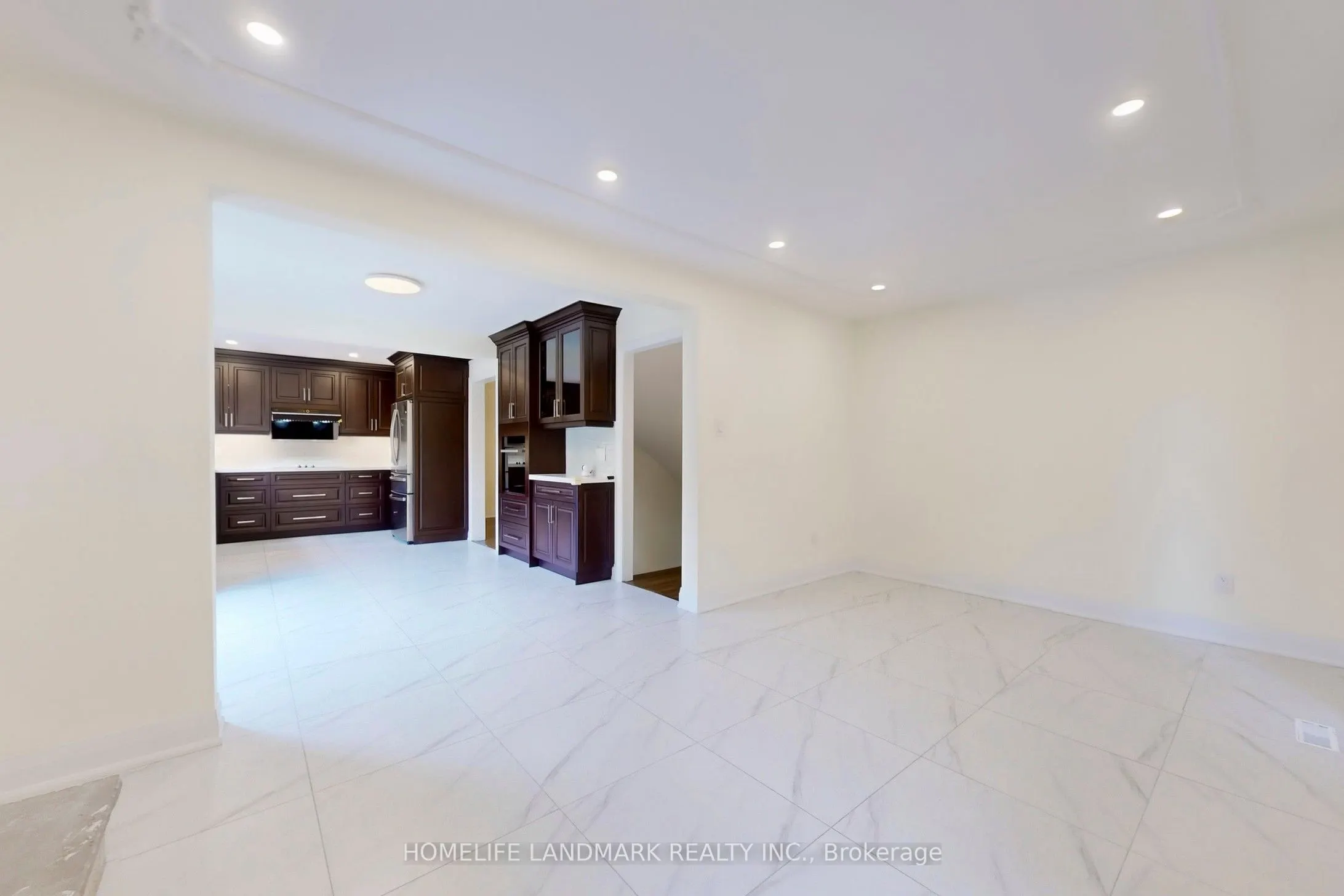 2587 Credit Valley Road