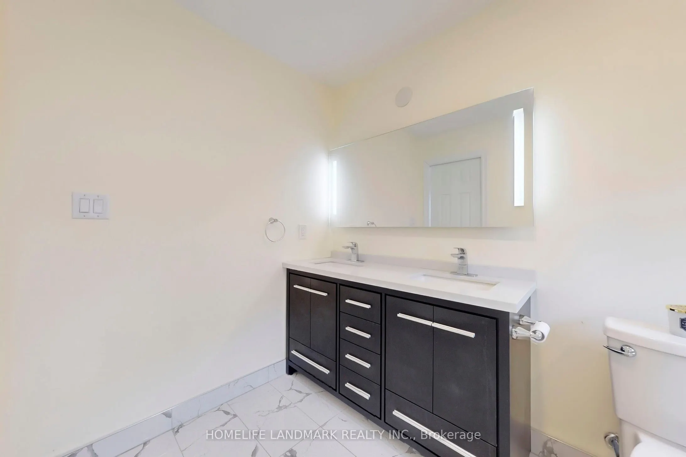 2587 Credit Valley Road