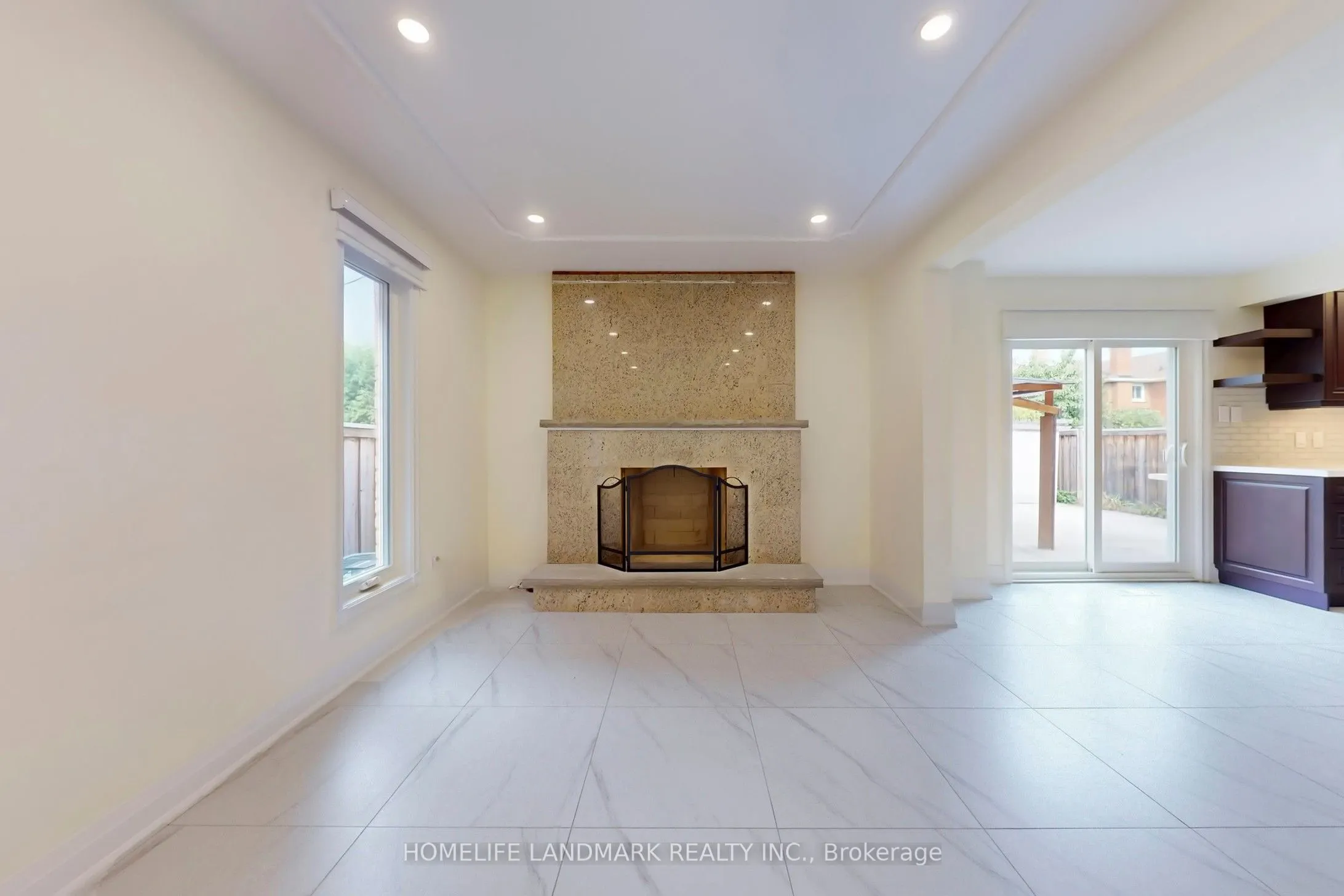 2587 Credit Valley Road