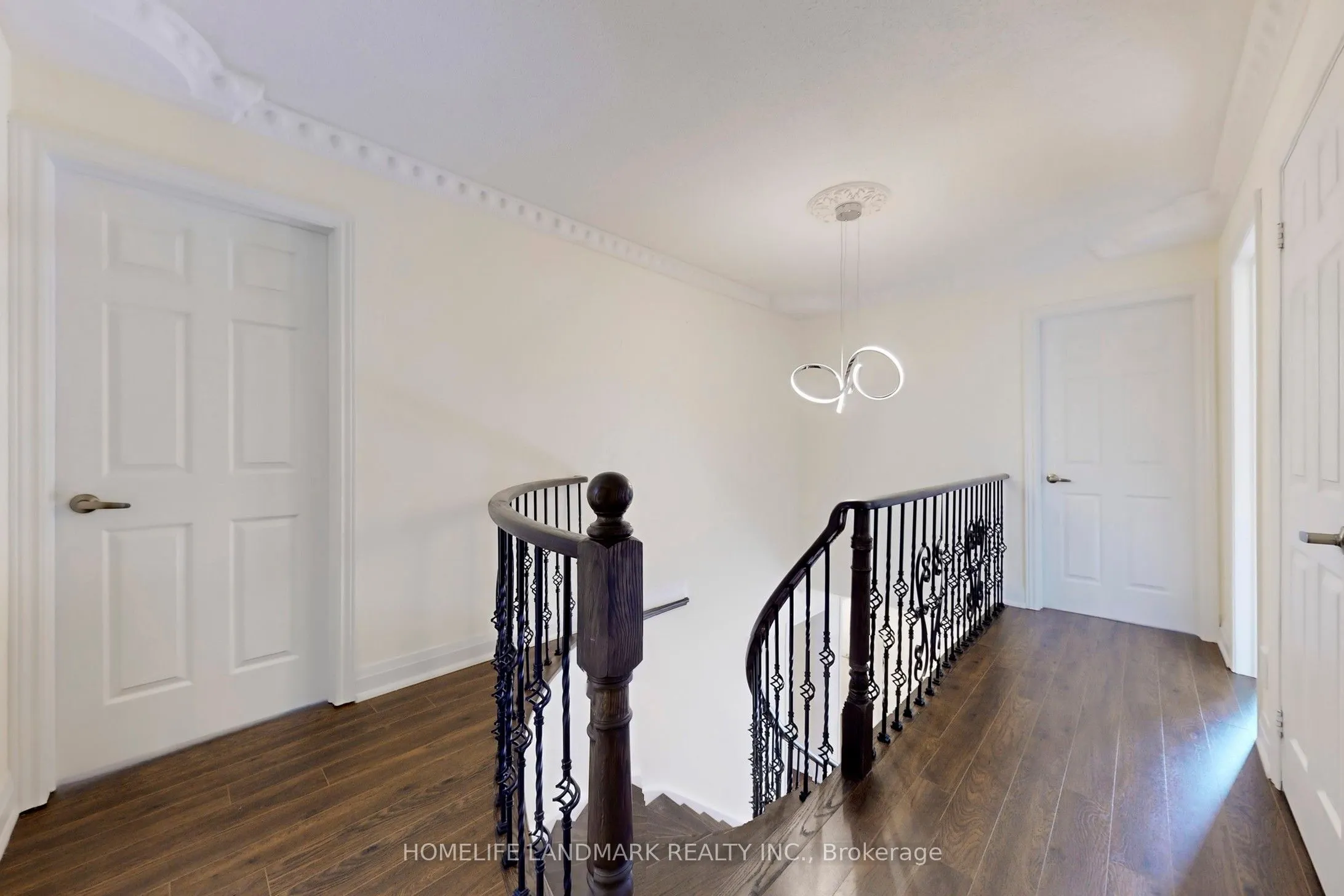 2587 Credit Valley Road