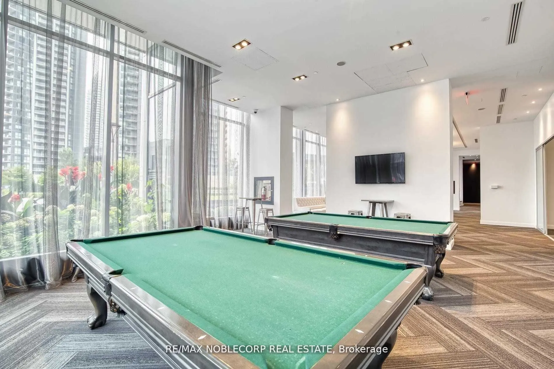 88 Park Lawn Road, #2212