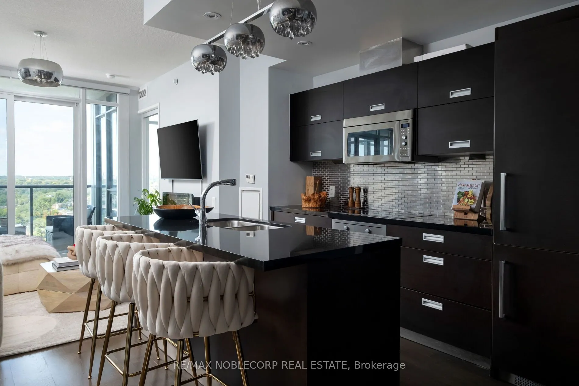 88 Park Lawn Road, #2212