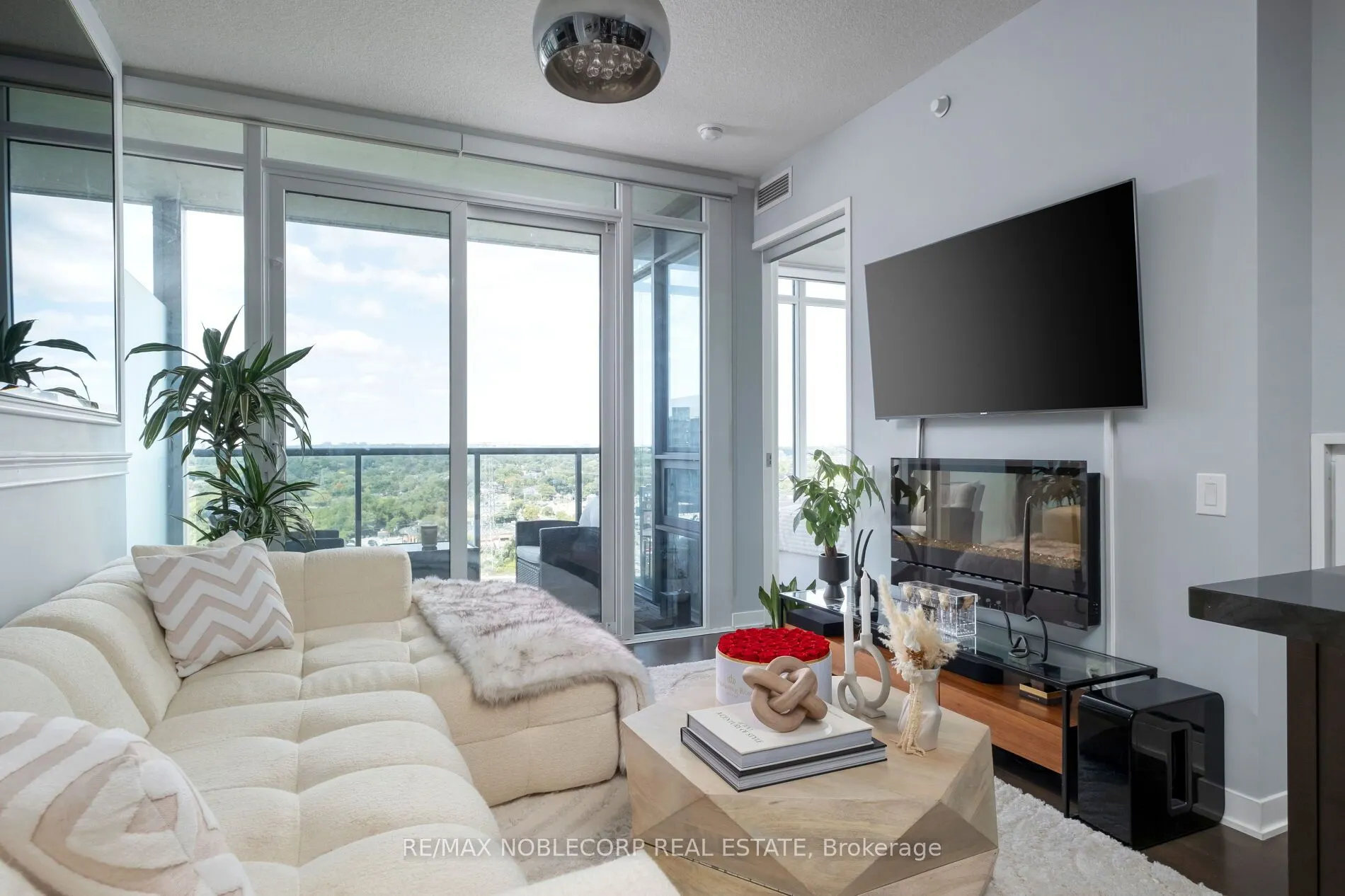 88 Park Lawn Road, #2212