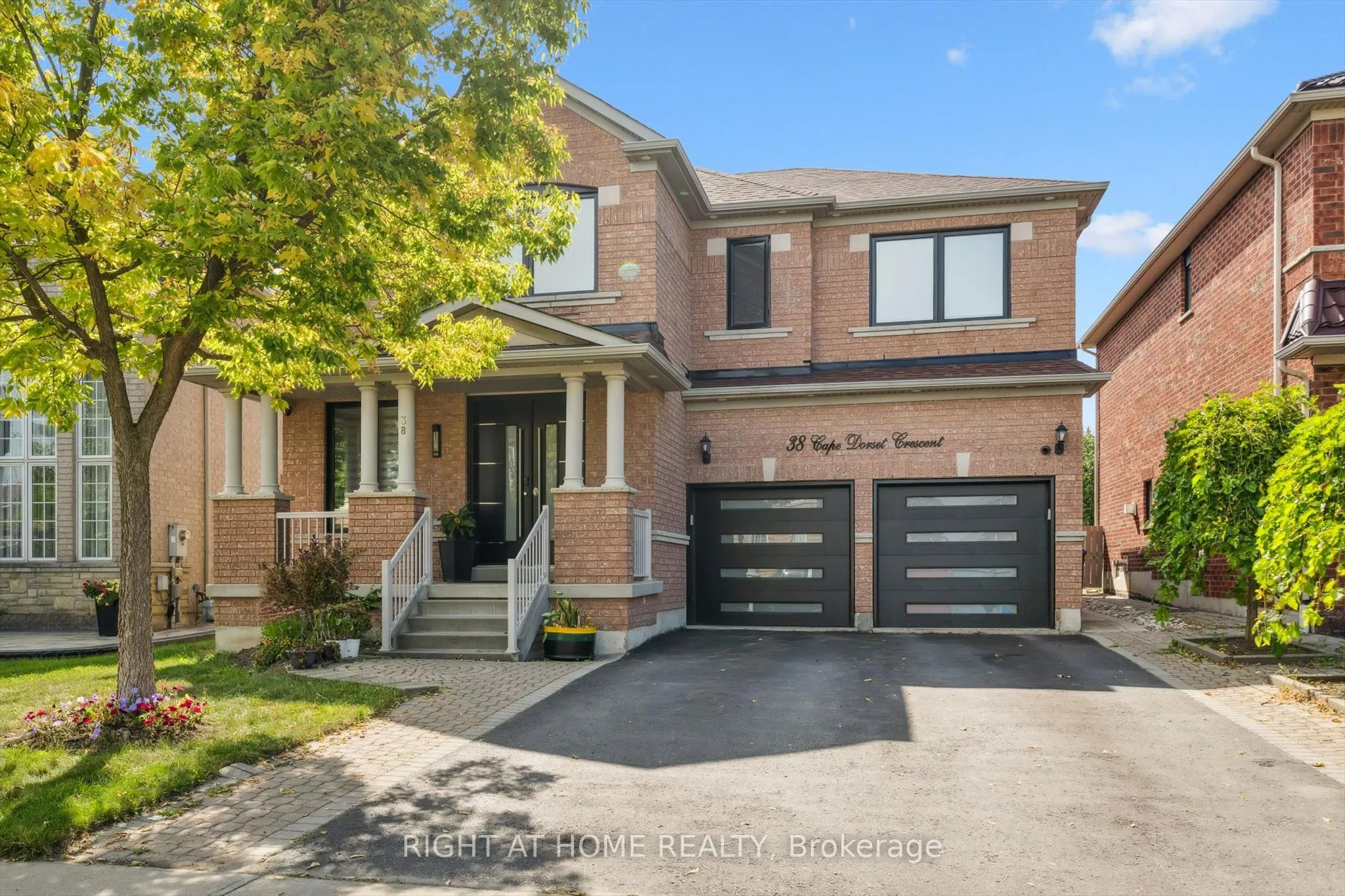 38 Cape Dorset Crescent