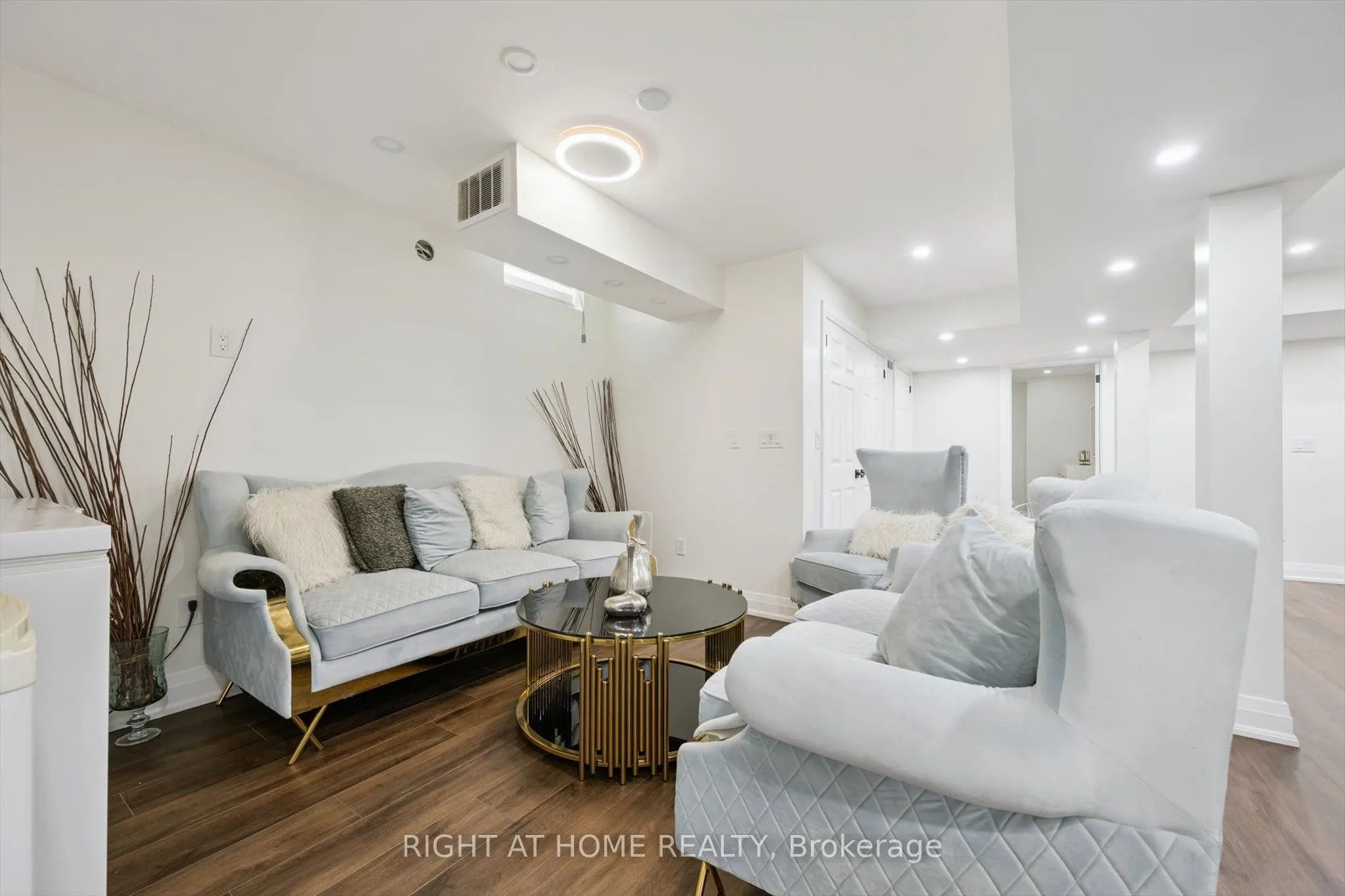 38 Cape Dorset Crescent