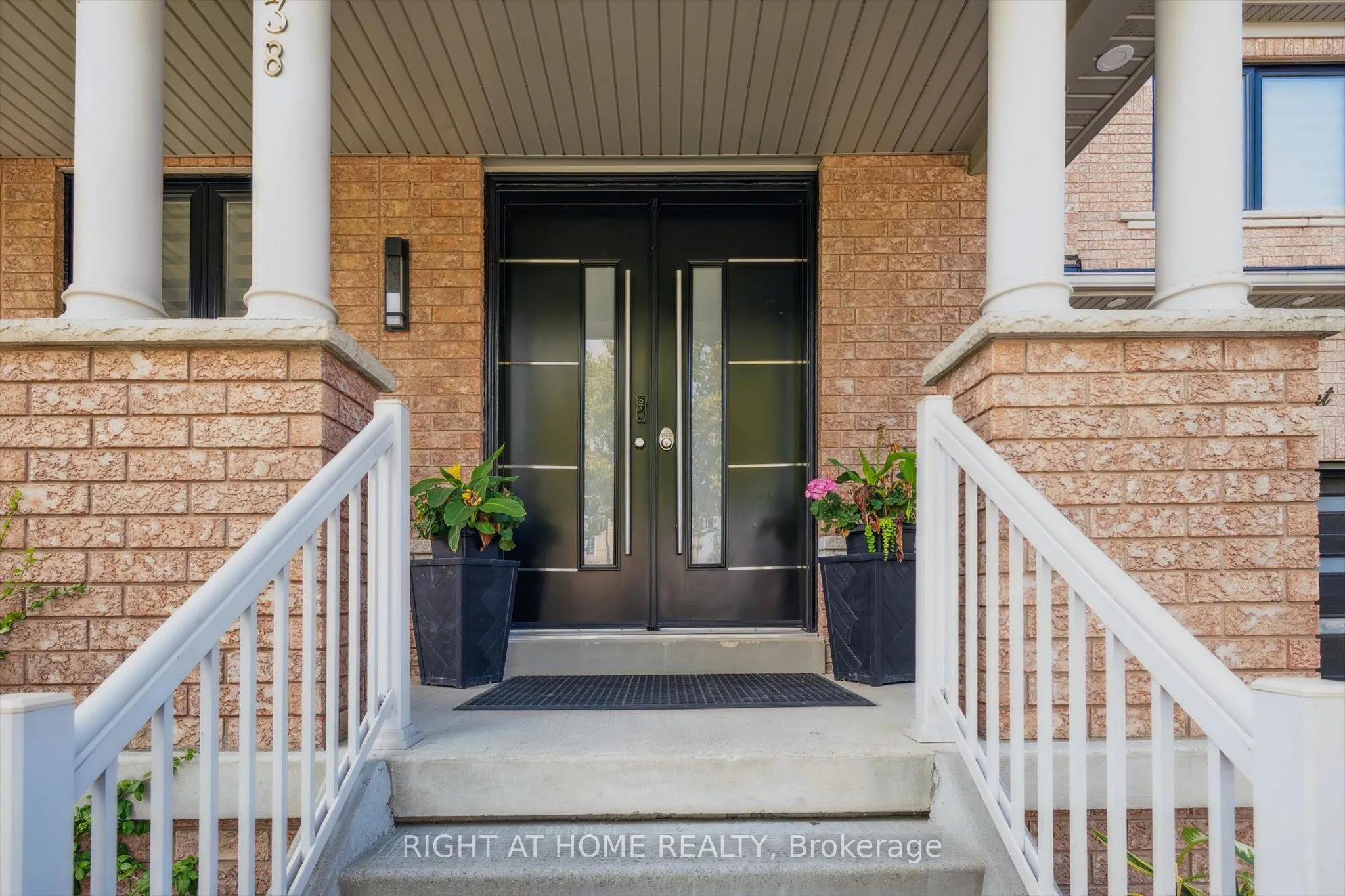 38 Cape Dorset Crescent
