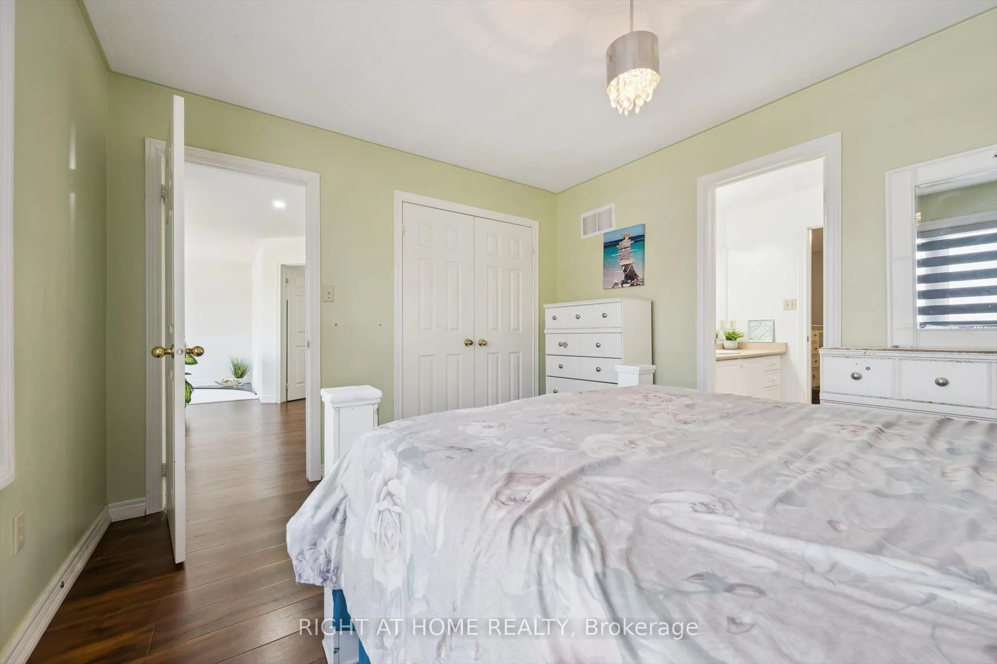 38 Cape Dorset Crescent