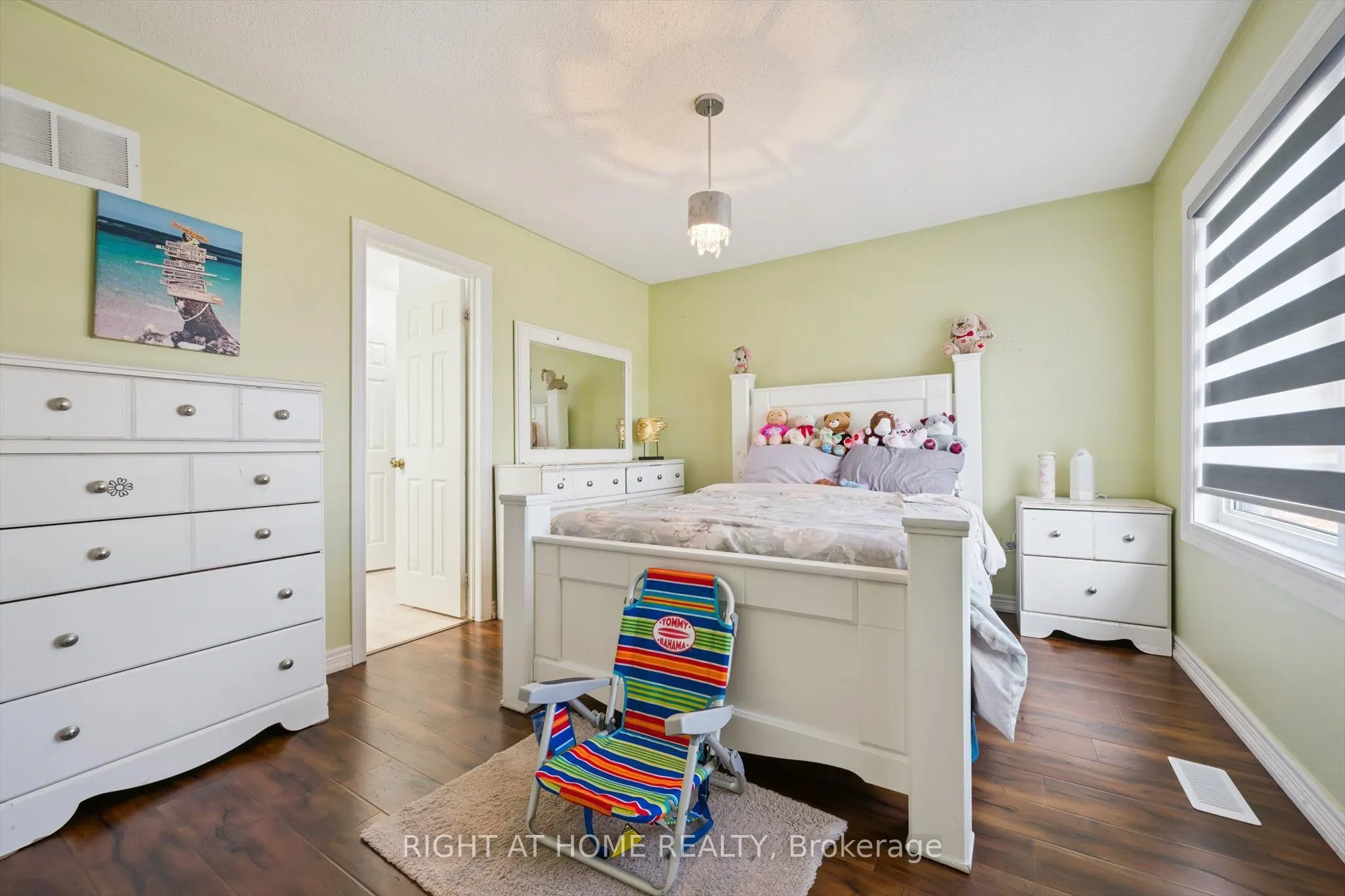 38 Cape Dorset Crescent