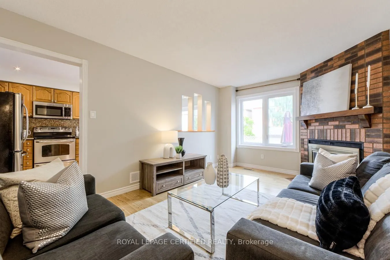 3306 Columbine Crescent