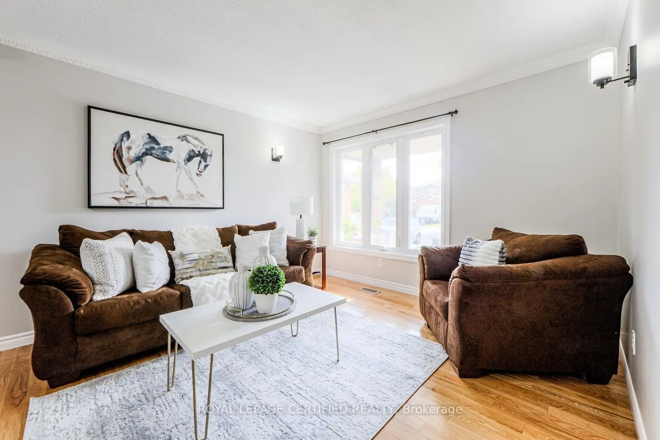 3306 Columbine Crescent