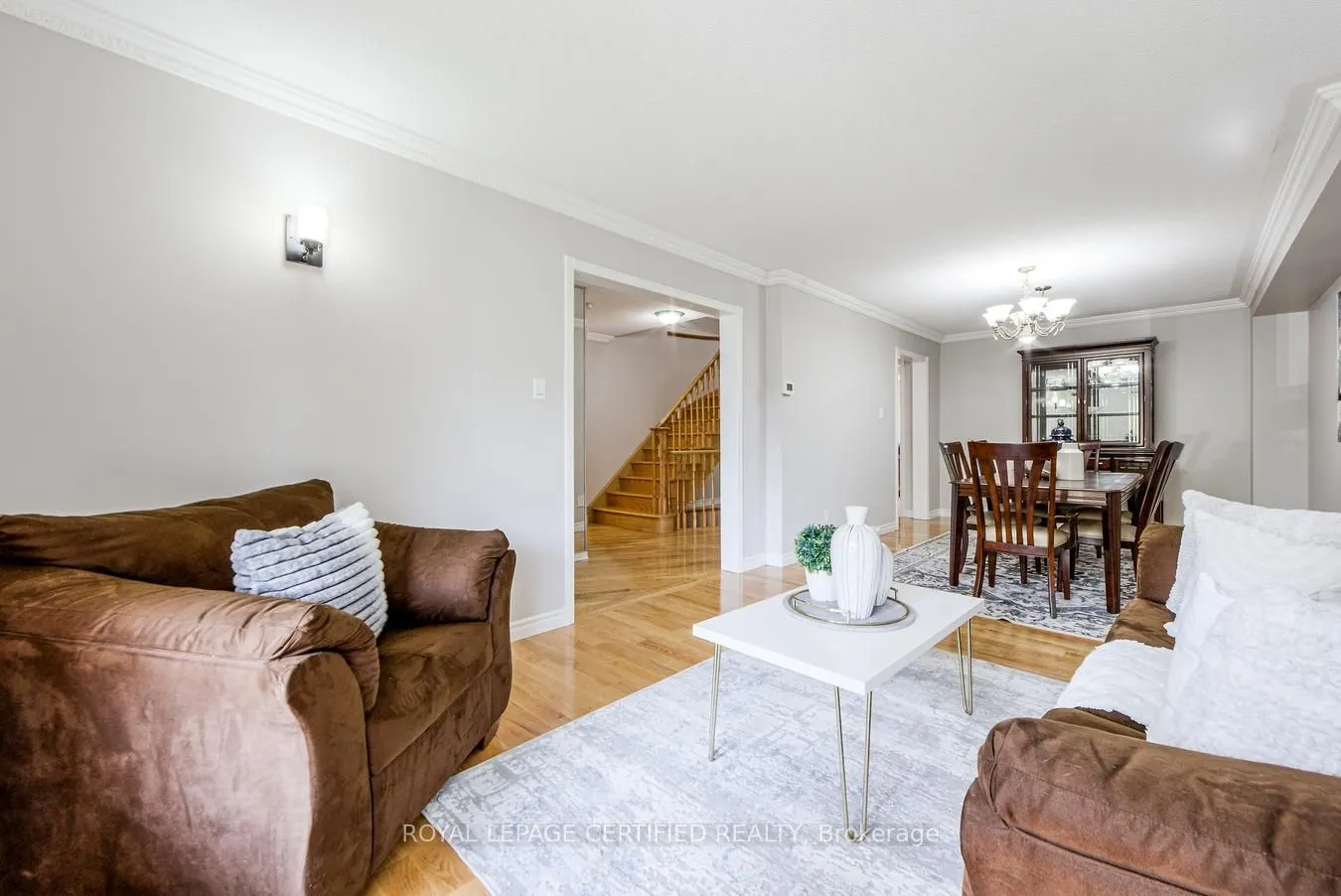 3306 Columbine Crescent