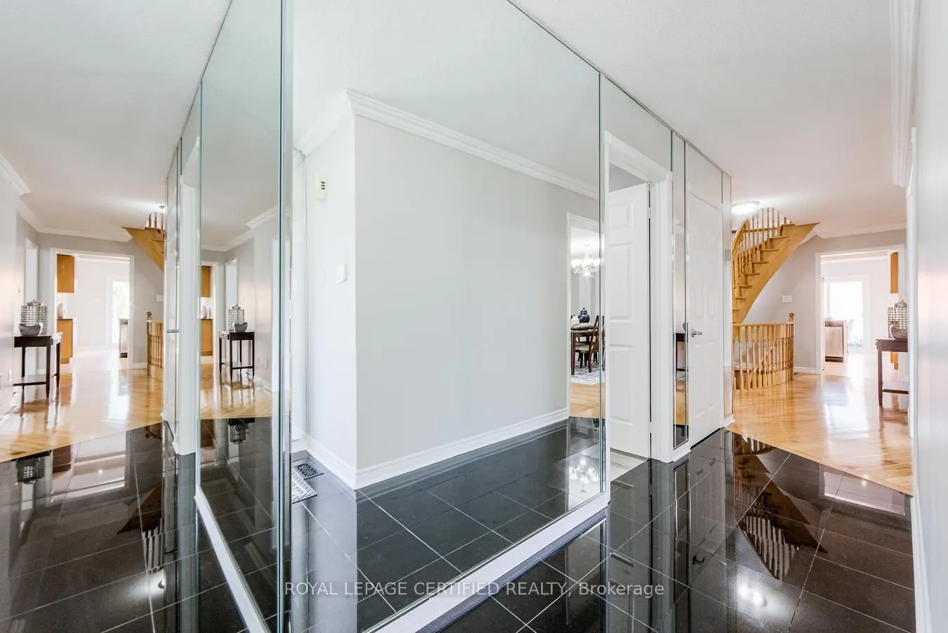 3306 Columbine Crescent