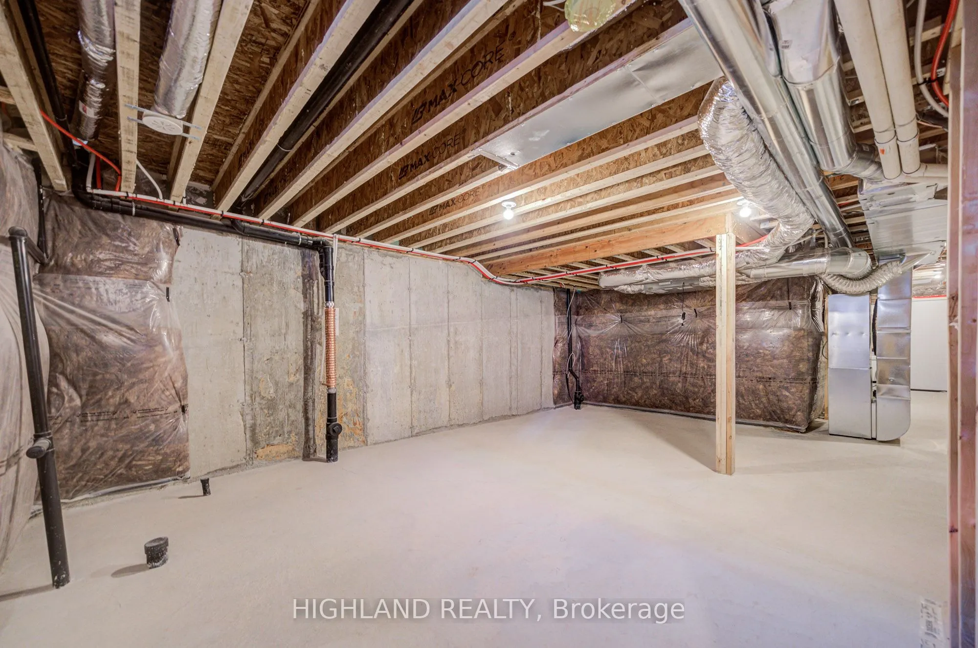 1172 Dartmouth Crescent