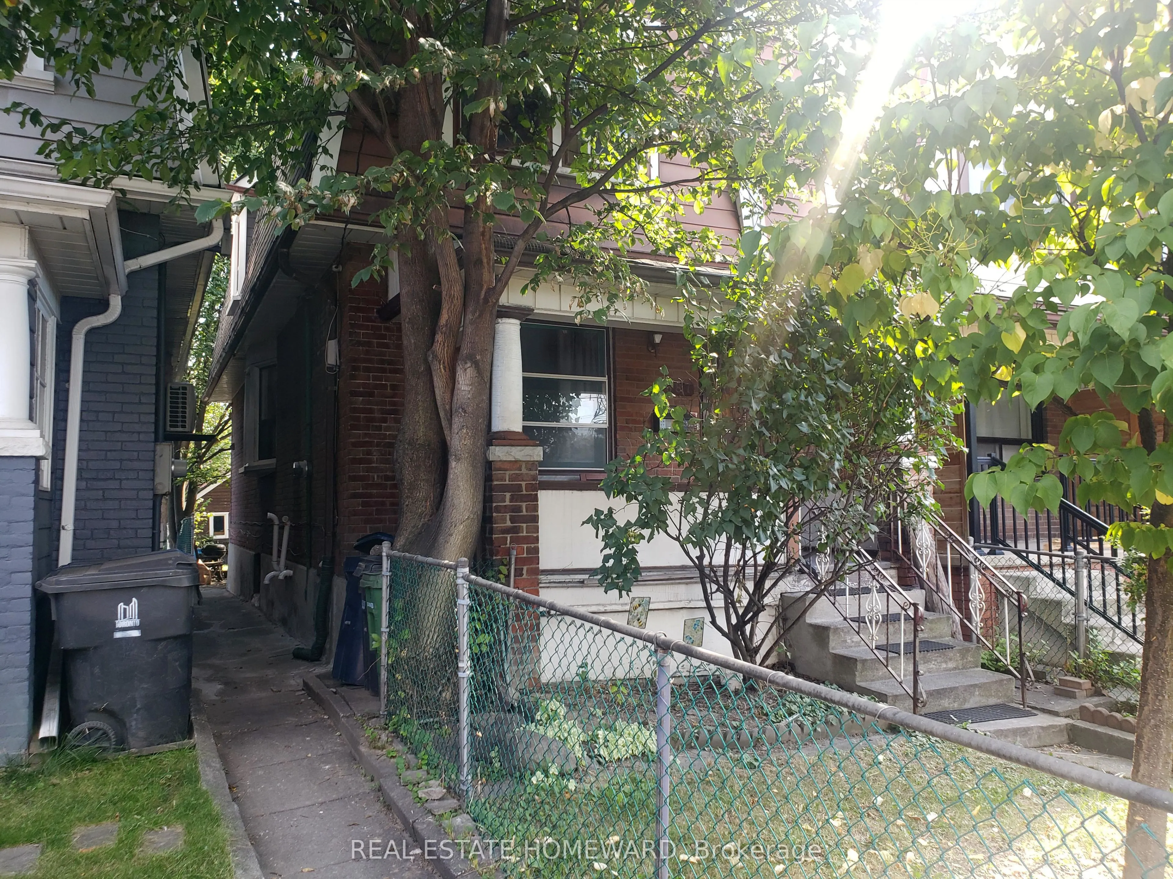 687 Dupont Street, #A - 1st Flr