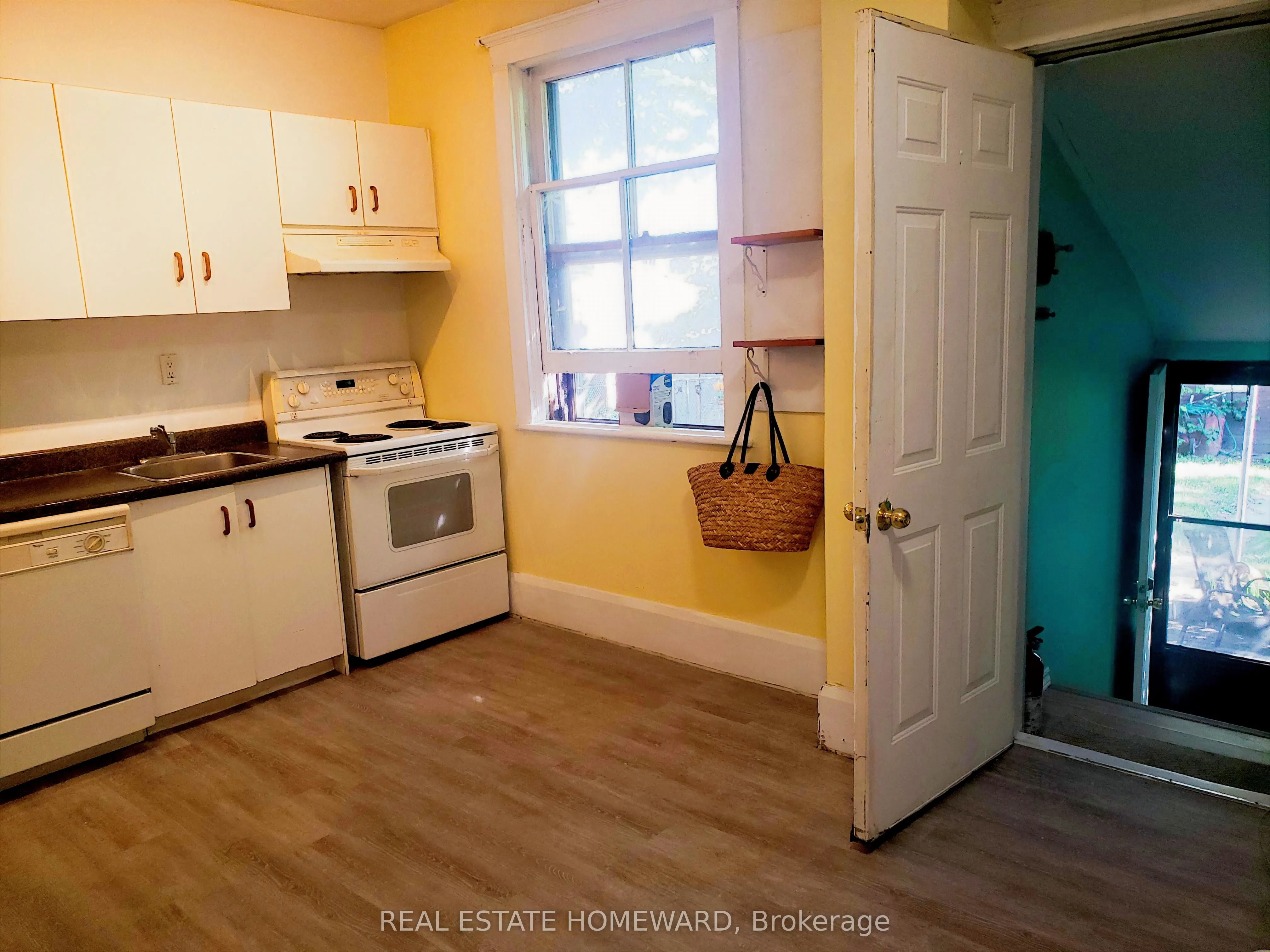 687 Dupont Street, #A - 1st Flr