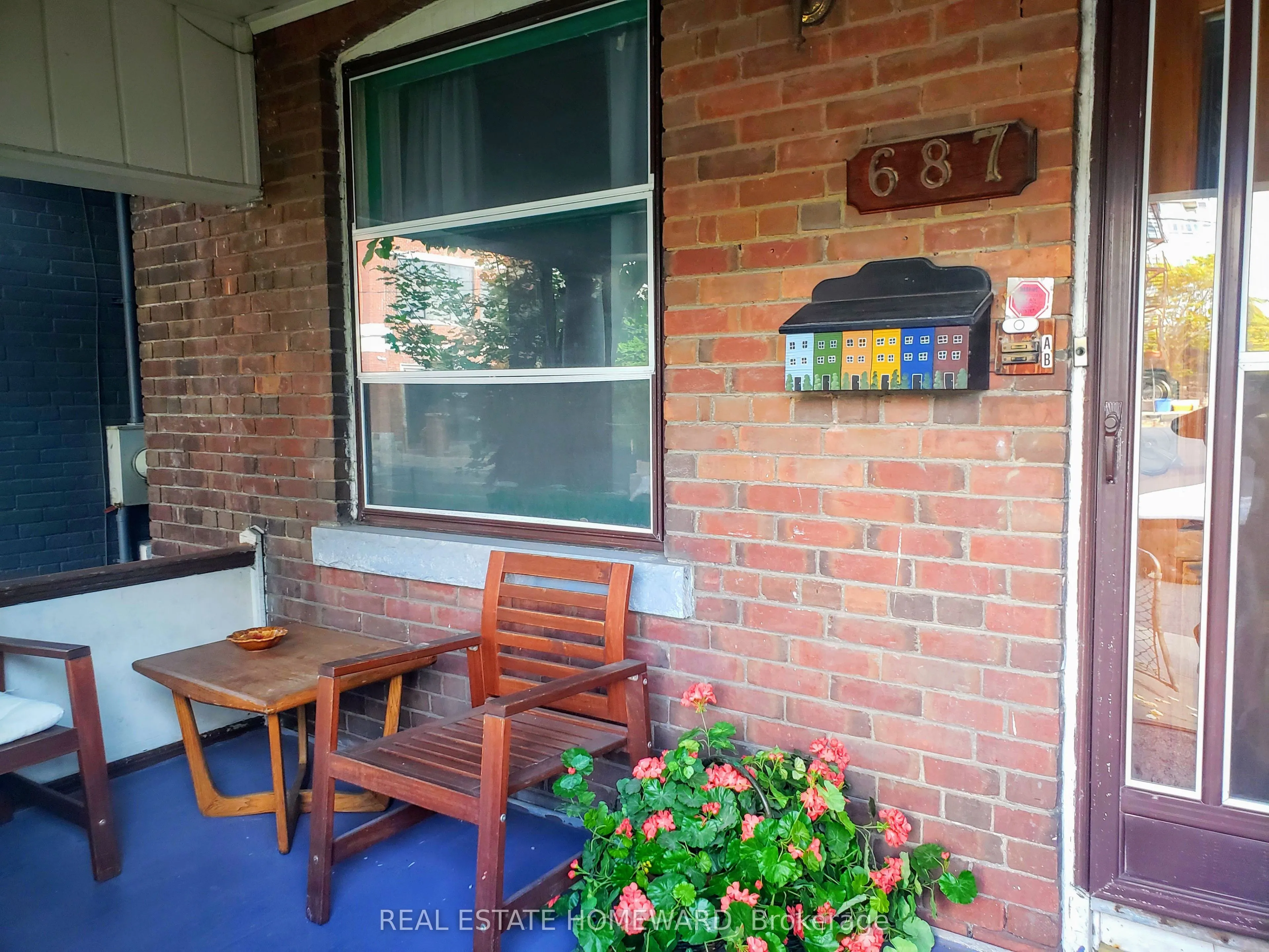 687 Dupont Street, #A - 1st Flr