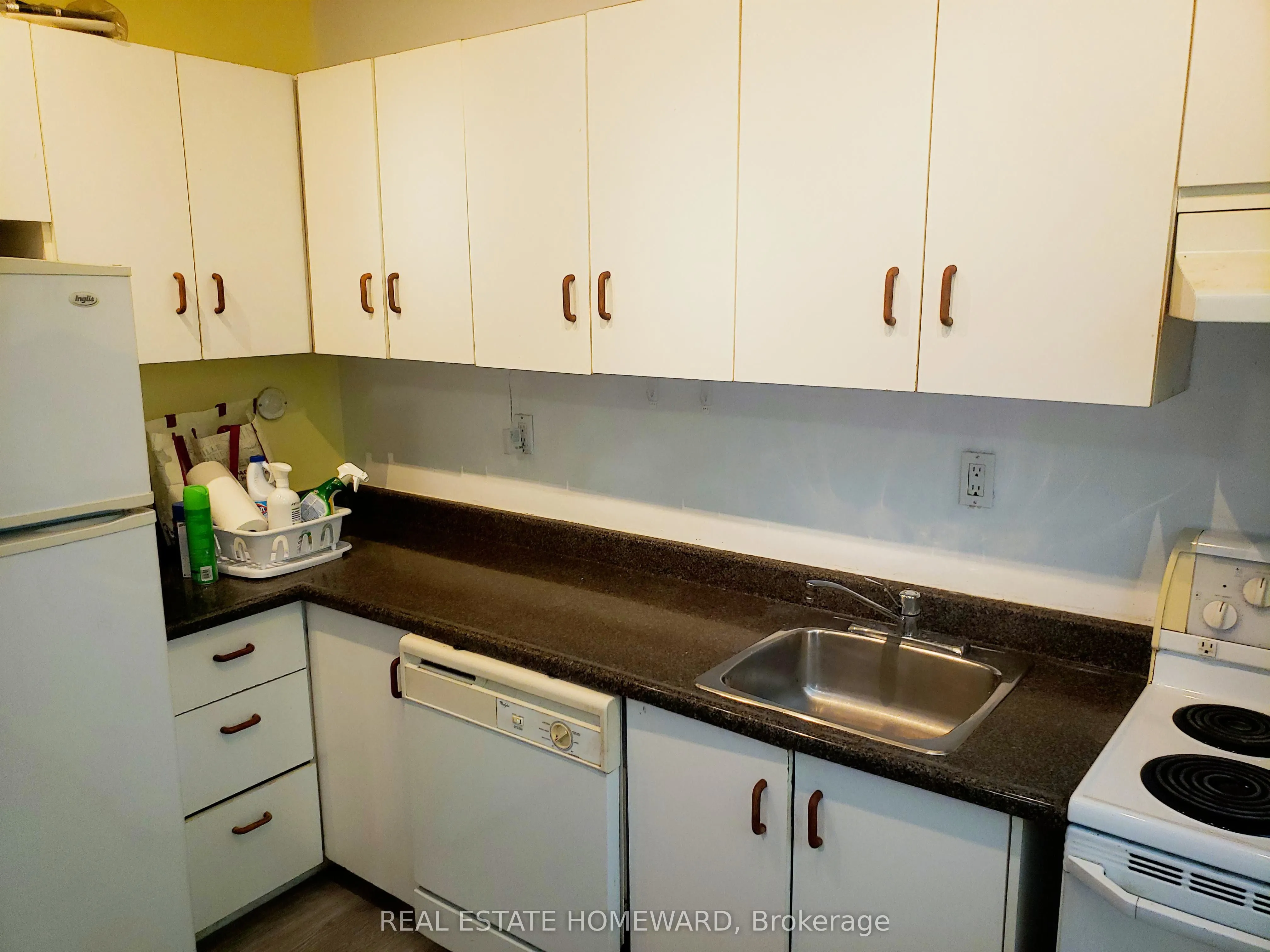 687 Dupont Street, #A - 1st Flr