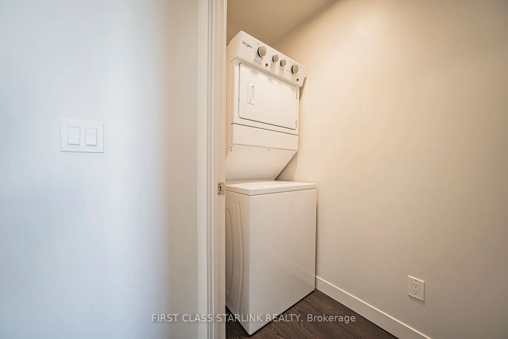 2087 Fairview Street, #2202
