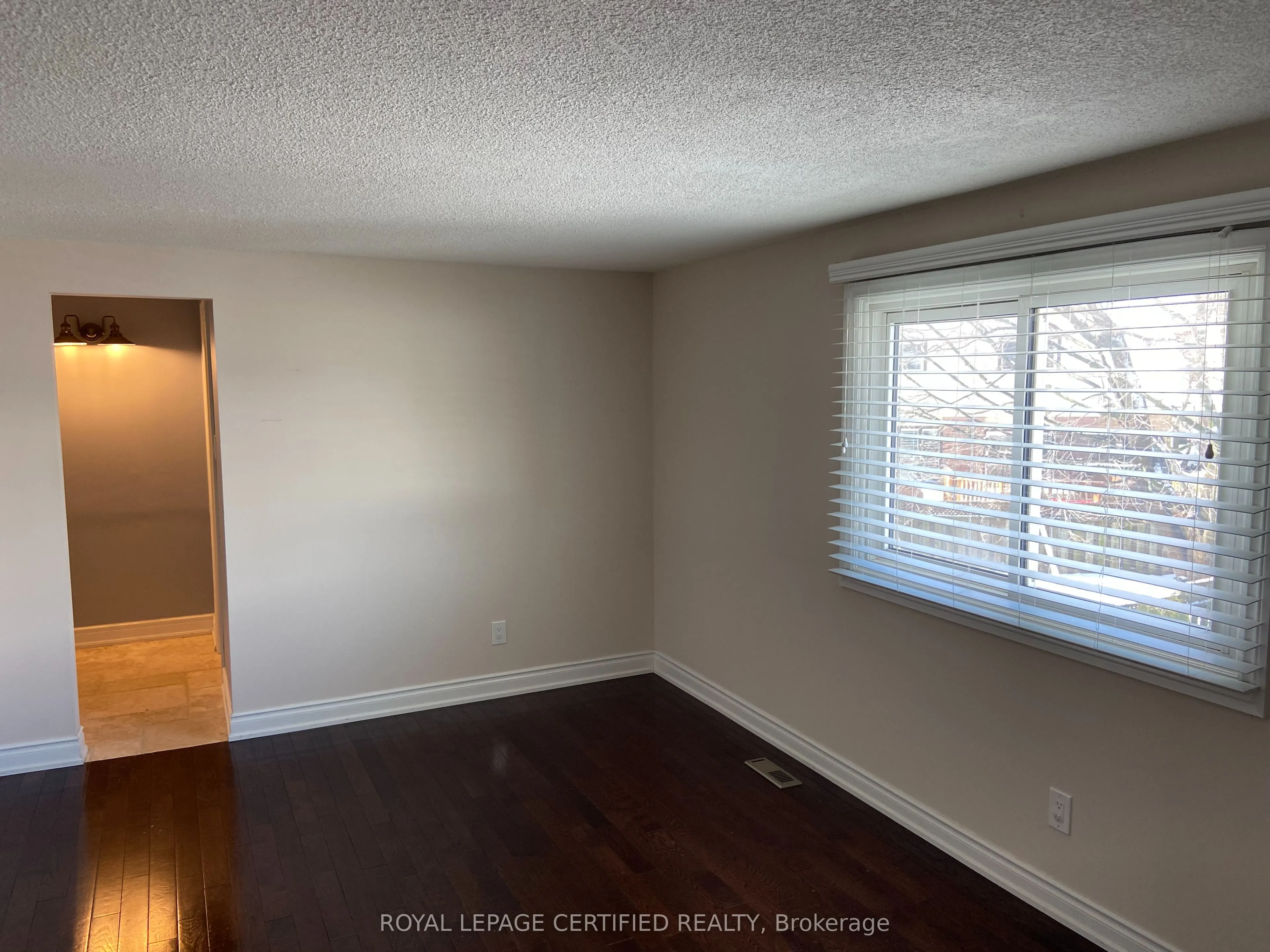 3221 Victoria Street, #Upper